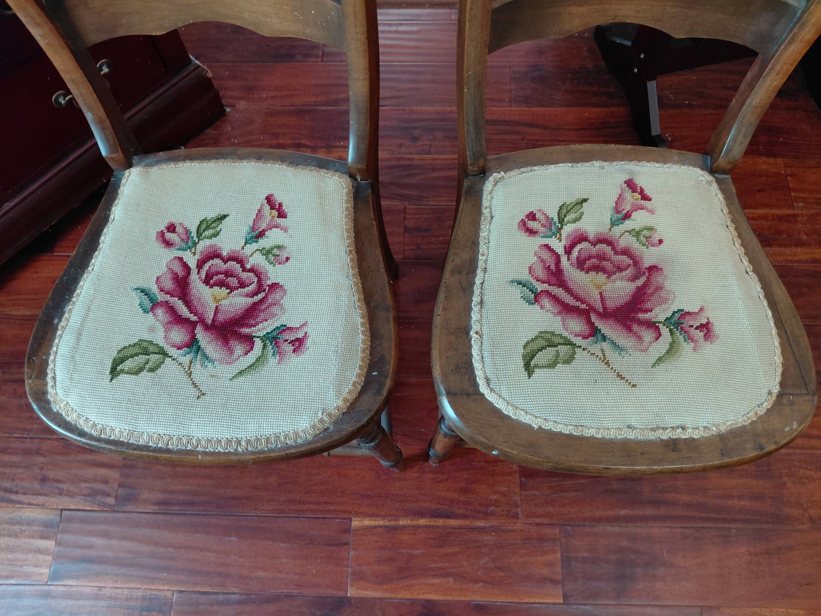 Beautiful Vintage Pair of Rose Cross Stitch Chairs - 3