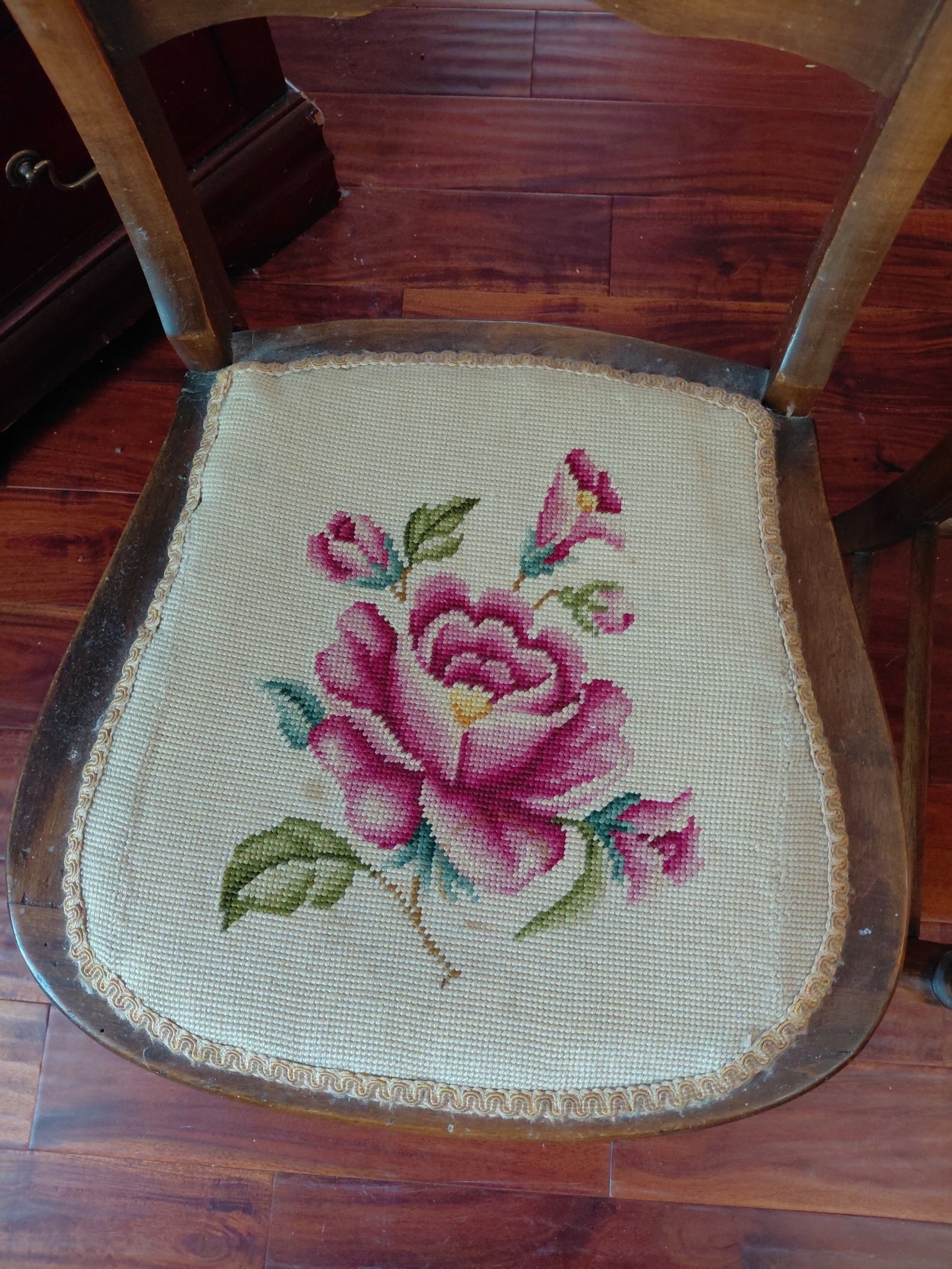 Beautiful Vintage Pair of Rose Cross Stitch Chairs - 5