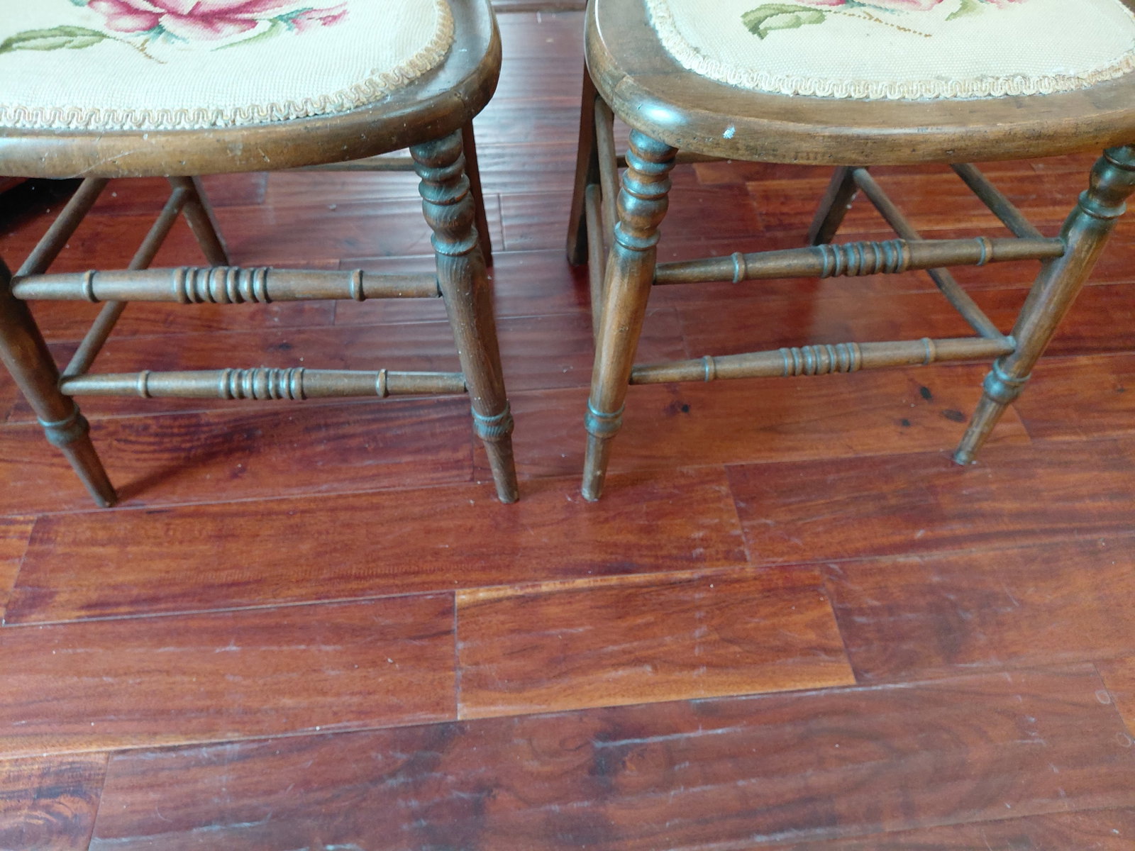 Beautiful Vintage Pair of Rose Cross Stitch Chairs - 7