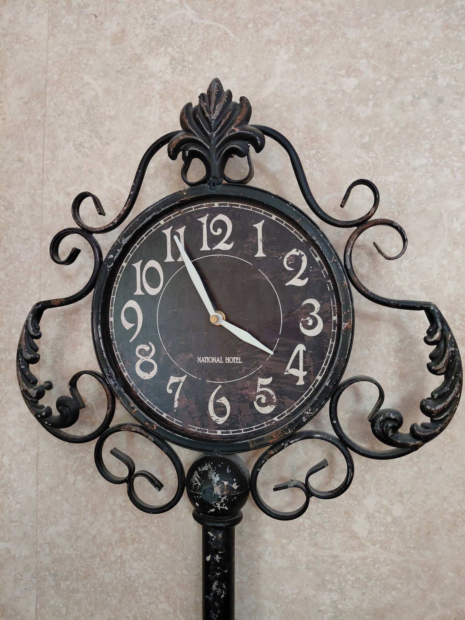 Large Metal Key Clock - 3