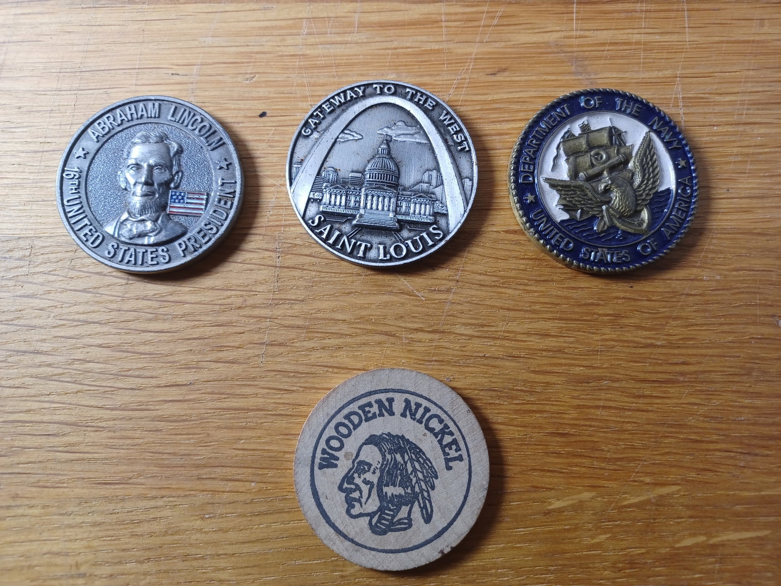 Lot of Souvenier Coins: Lot of Souvenier Coins