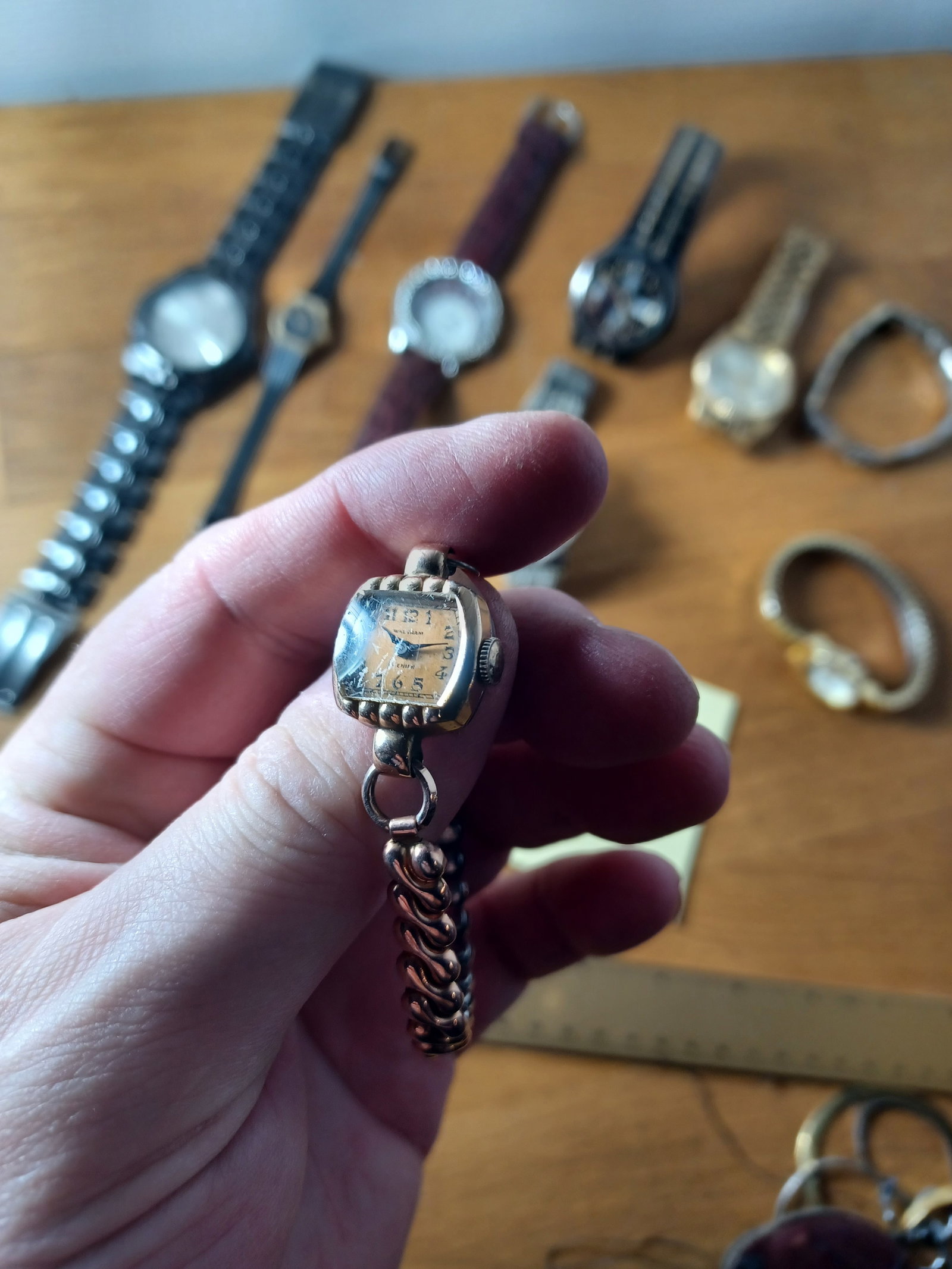 Lot of Watches / Not working need batteries - 6