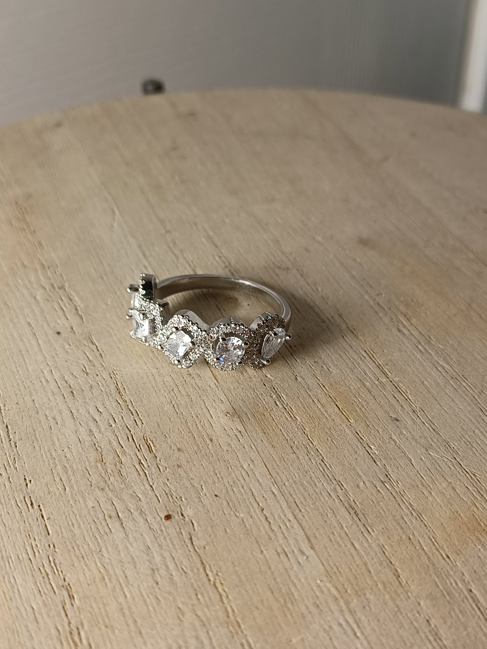 Beautiful Ring Size 9.5: Beautiful Ring Size 9.5