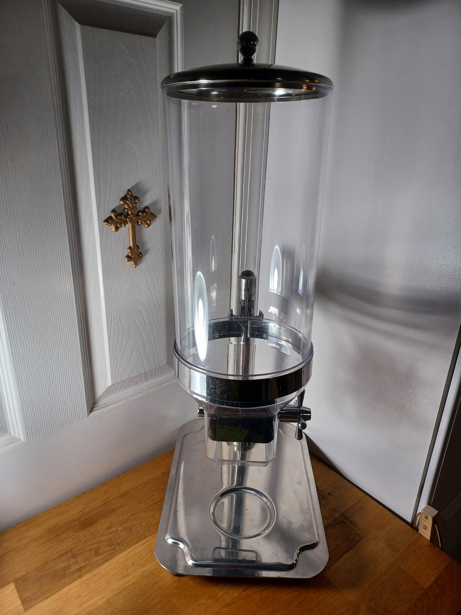 Commercial Cereal Dispenser Crome & Polycarbon (1 of 11)