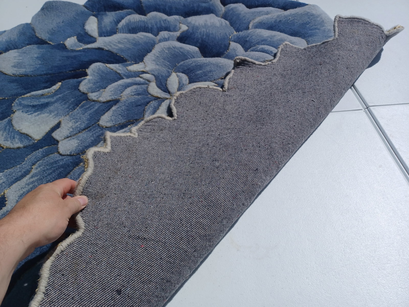Unique Wool Flower Design Area Rug - 7