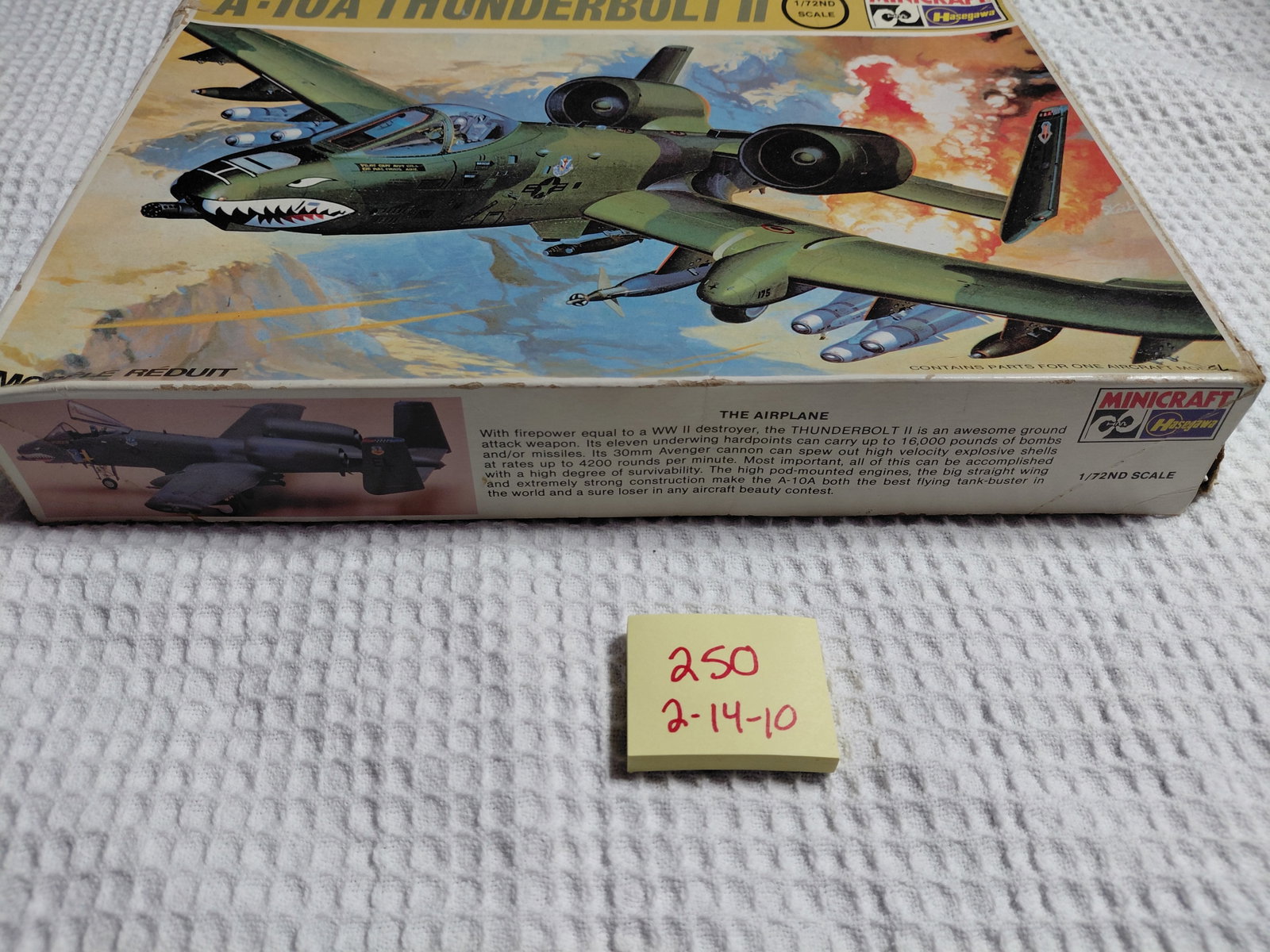 Vintage Model A-10A Thunderbolt II / as seen - 2