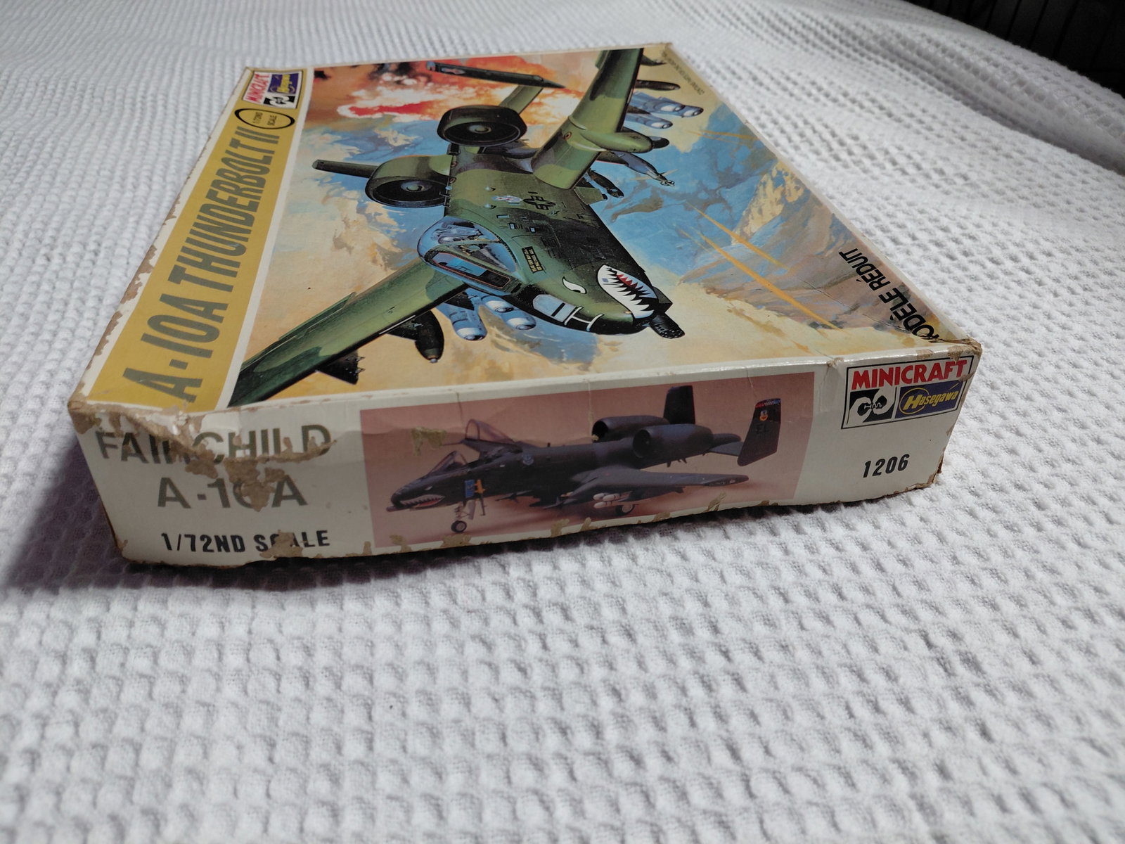Vintage Model A-10A Thunderbolt II / as seen - 5