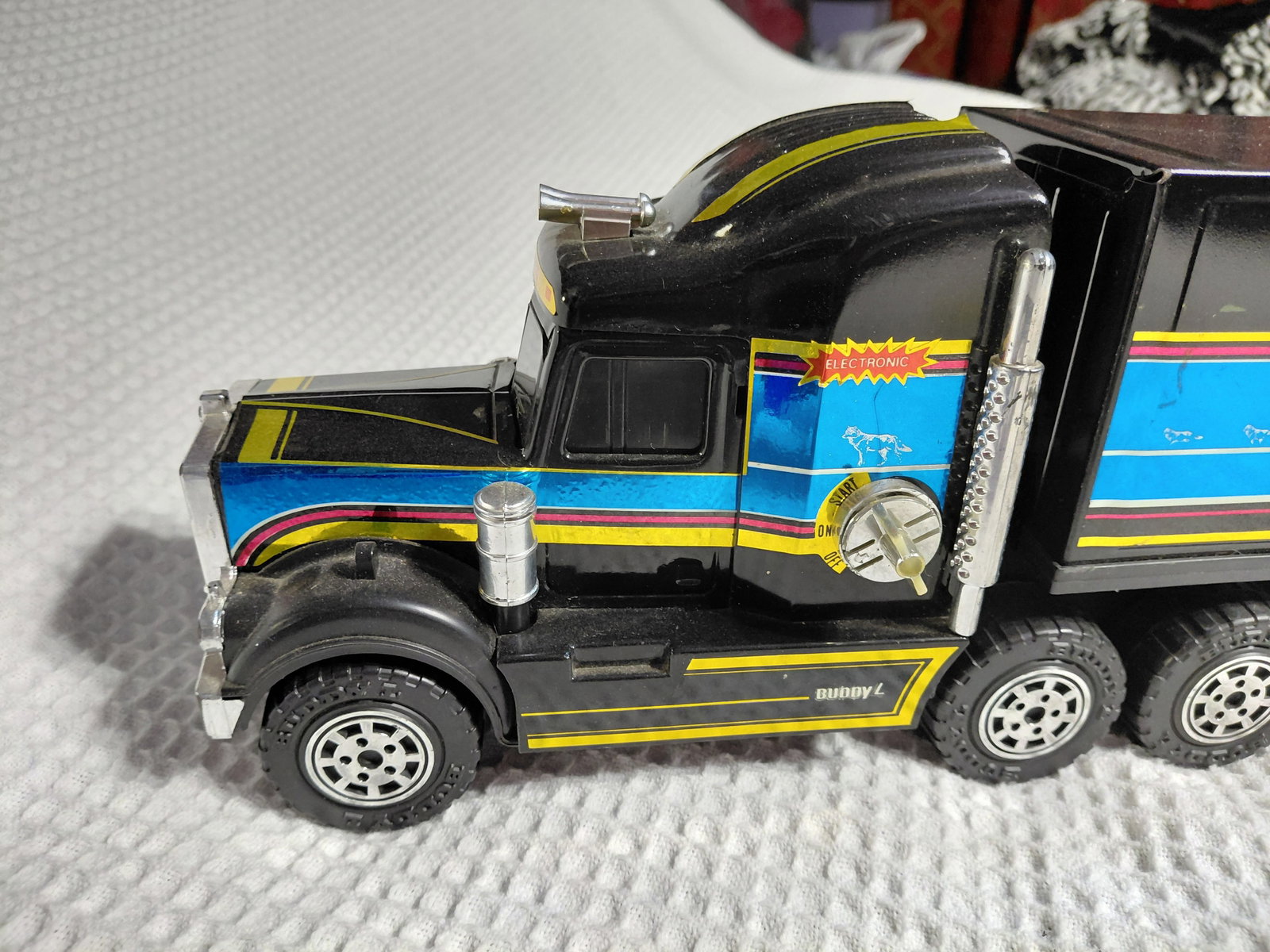 Buddy L / 1983 Lobo Sound Express Semi Truck and Trailer / No Box / Untested - 4