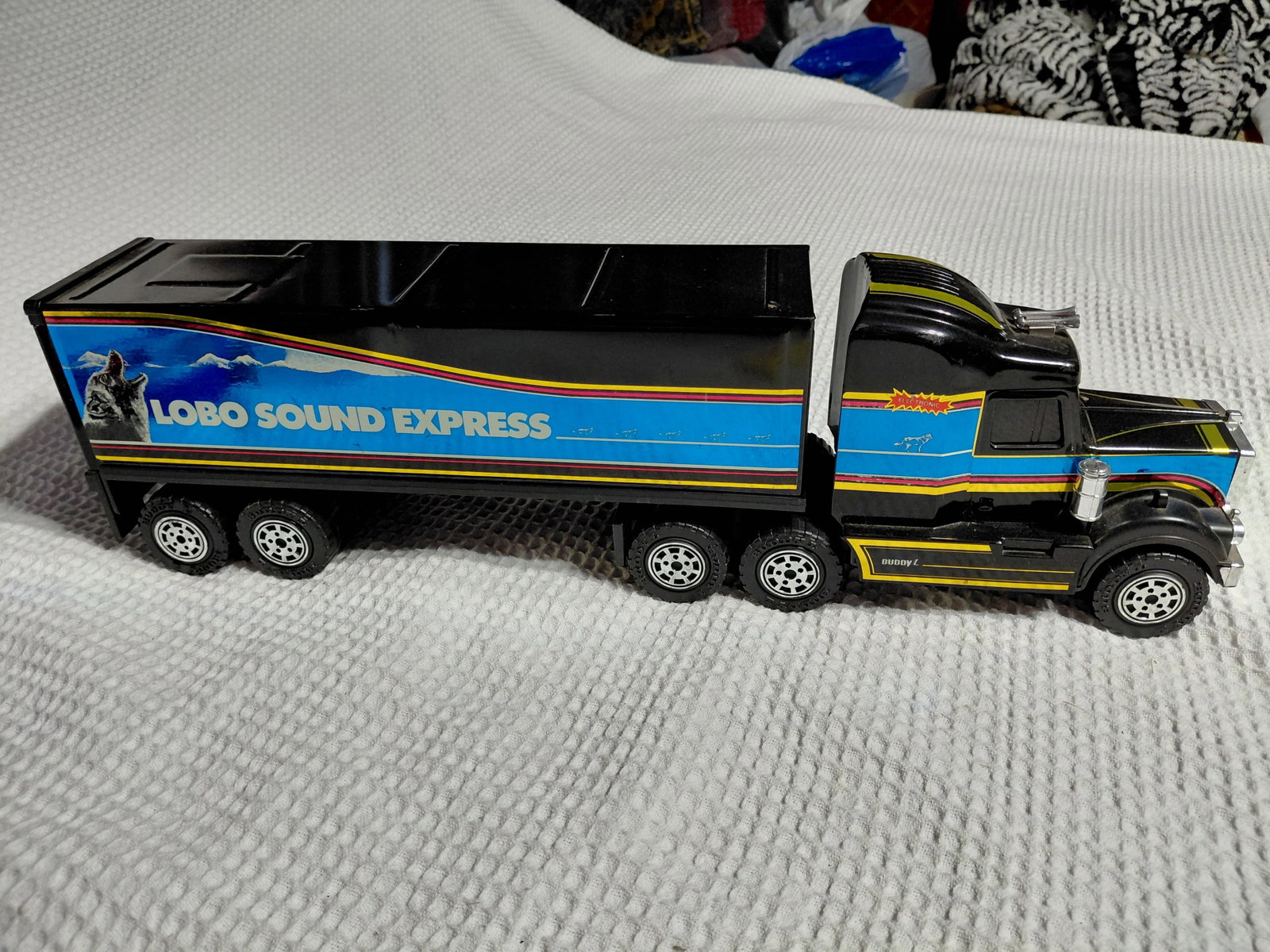 Buddy L / 1983 Lobo Sound Express Semi Truck and Trailer / No Box / Untested - 6