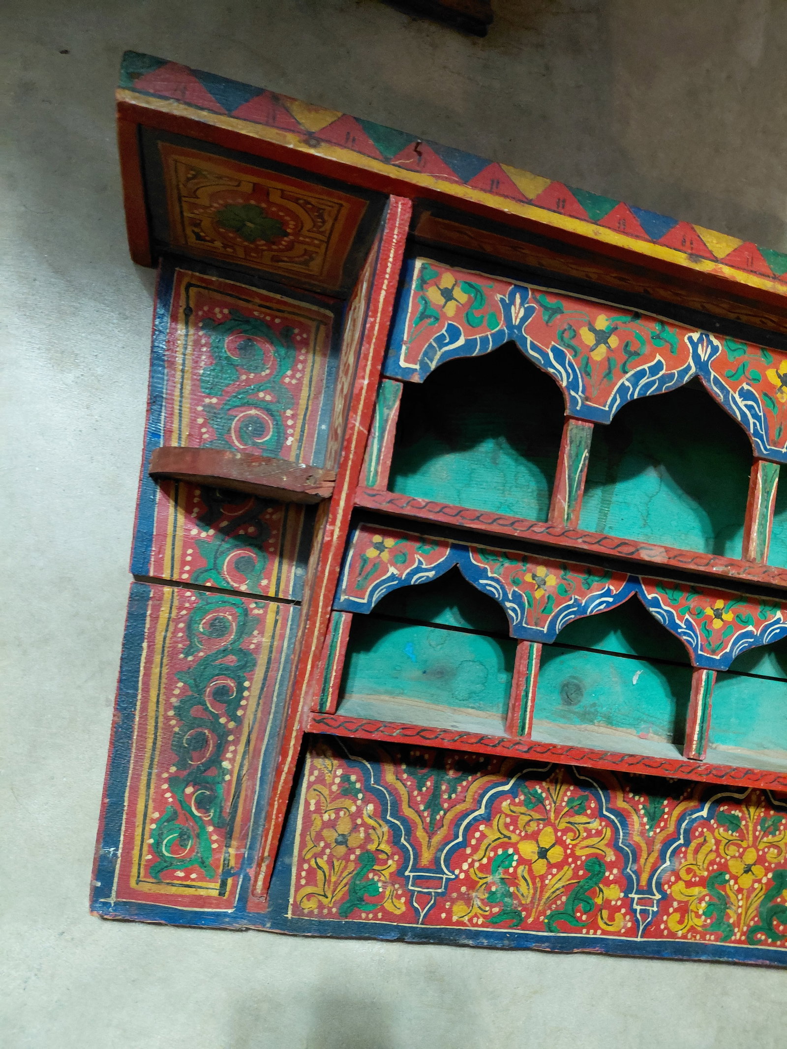 Beautiful Vintage Early 1900s Moroccon Wall Shelf - 5