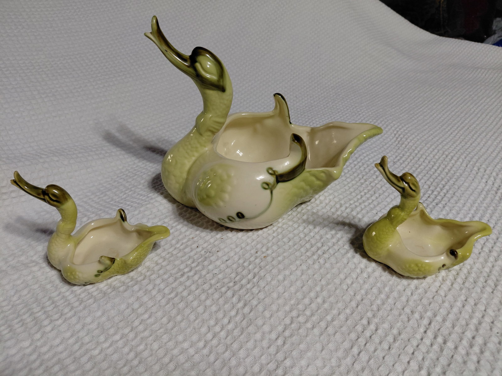 Unique Vintage Mid Century Set USA Pottery Swan and Babies Planter: Unique Vintage Mid Century Set USA Pottery Swan and Babies Planter