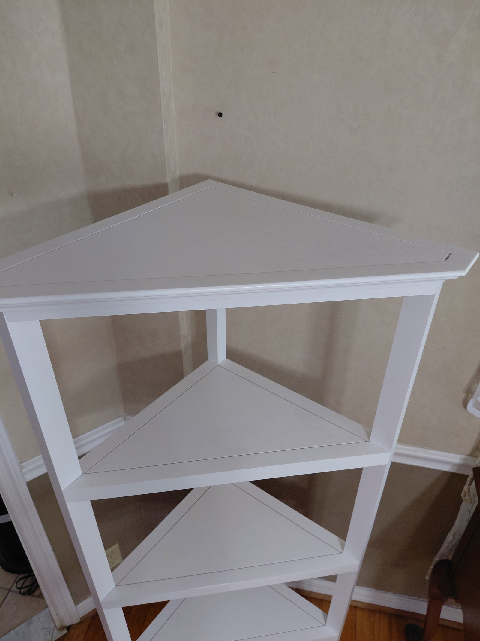 White Corner Shelf / Like New - 3