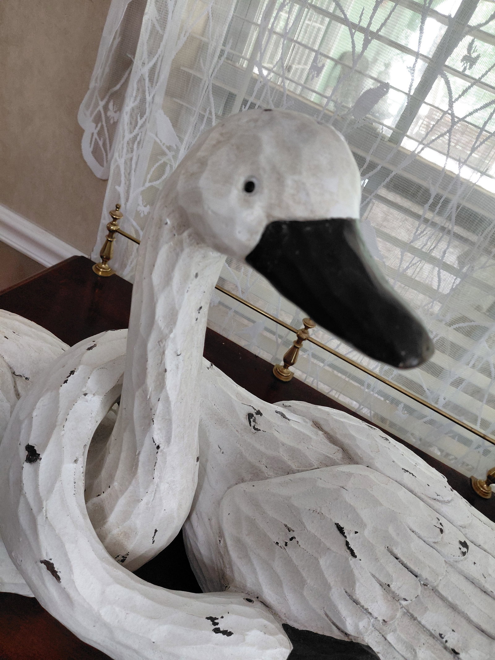Beautiful Pair of Ceramic Lover Swans / Distressed Finish / No visible cracks or chips - 4