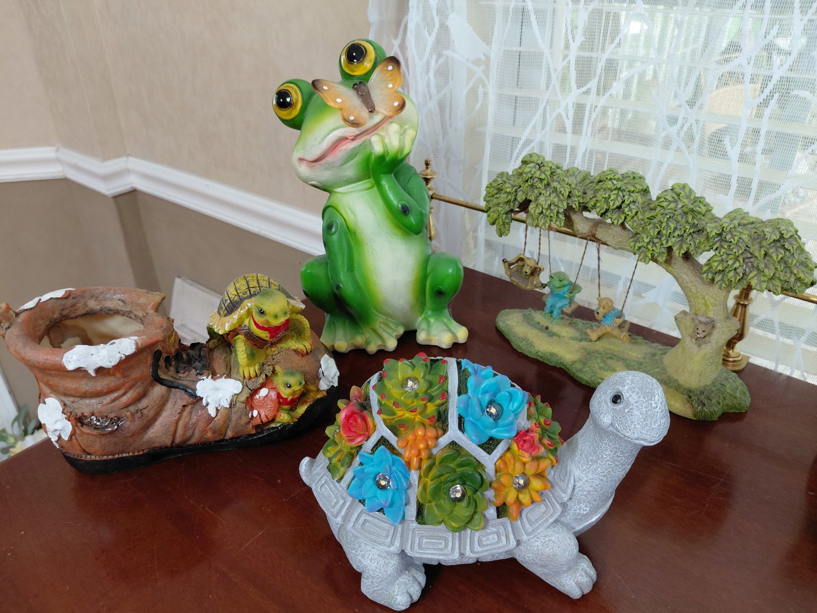 Mixed Lot of Frof & Turtle Statues / Resin / Solar Tested and working: Mixed Lot of Frof & Turtle Statues / Resin / Solar Tested and working
