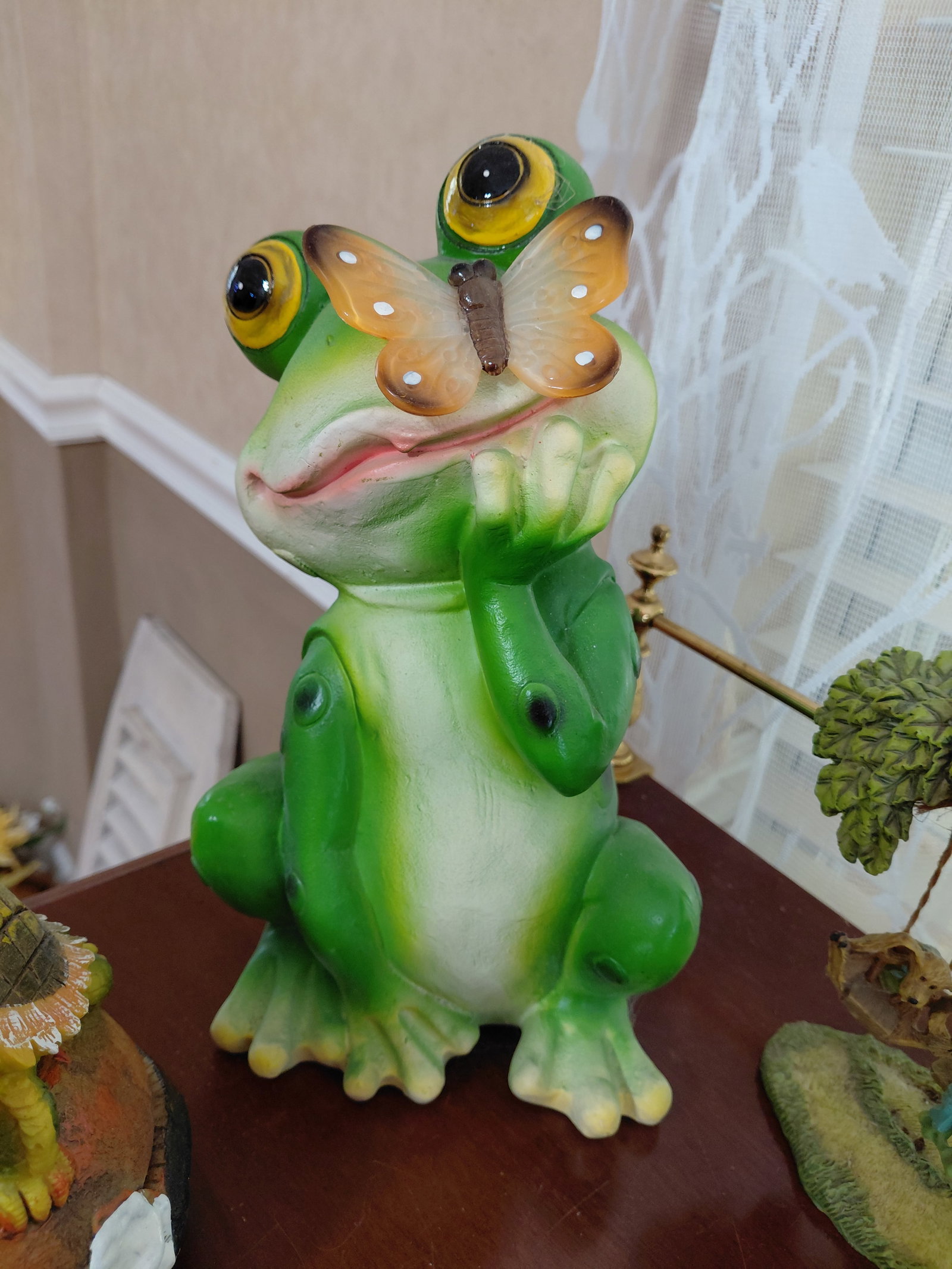 Mixed Lot of Frof & Turtle Statues / Resin / Solar Tested and working - 5