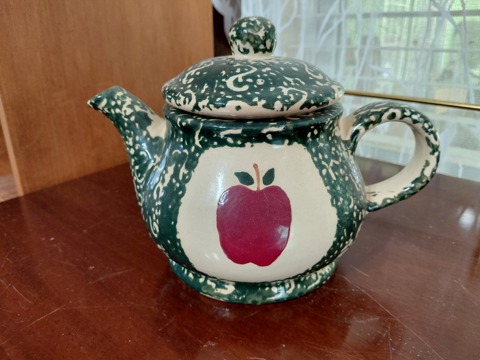 Spongeware Style Tea Pot with Apple (1 of 4)