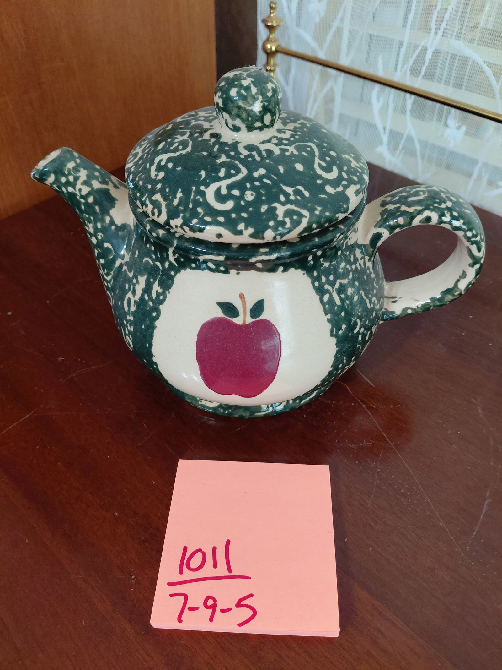 Spongeware Style Tea Pot with Apple - 2