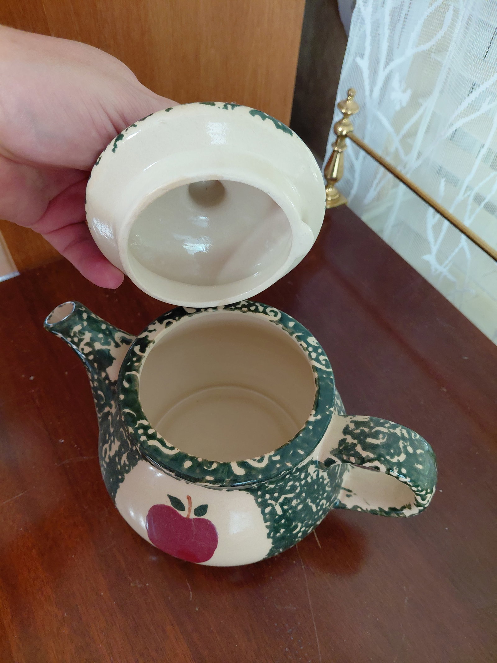 Spongeware Style Tea Pot with Apple - 3