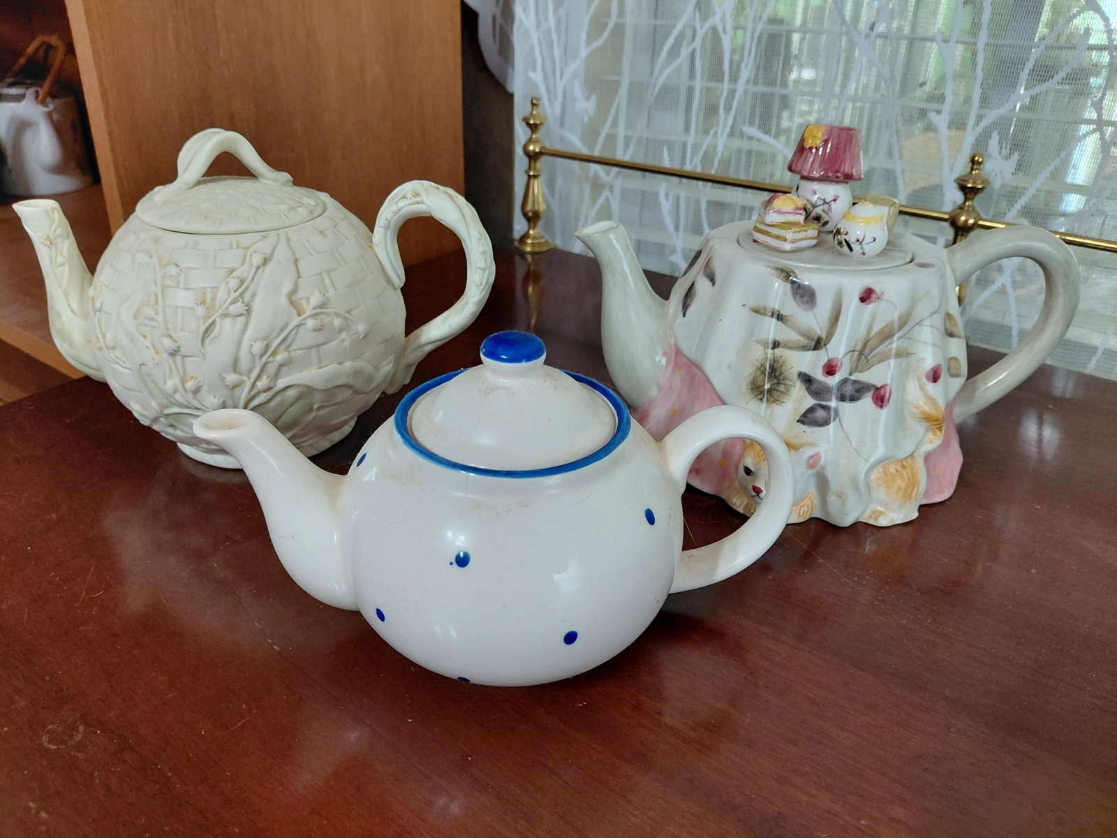 Lot of 3 Decorative Tea pots (1 of 6)