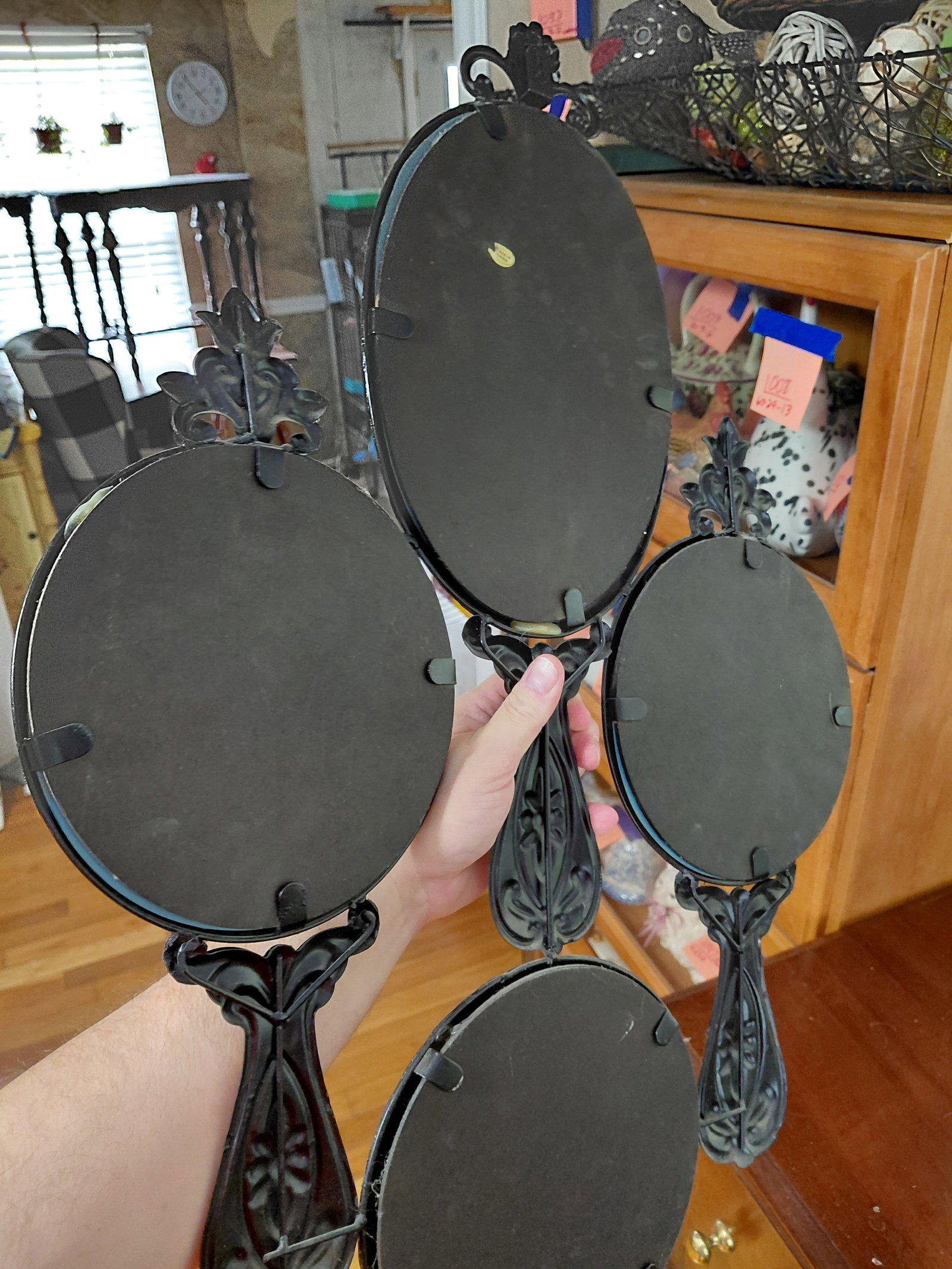 Unique Hand Mirrors Wall Art Piece / Metal - 5