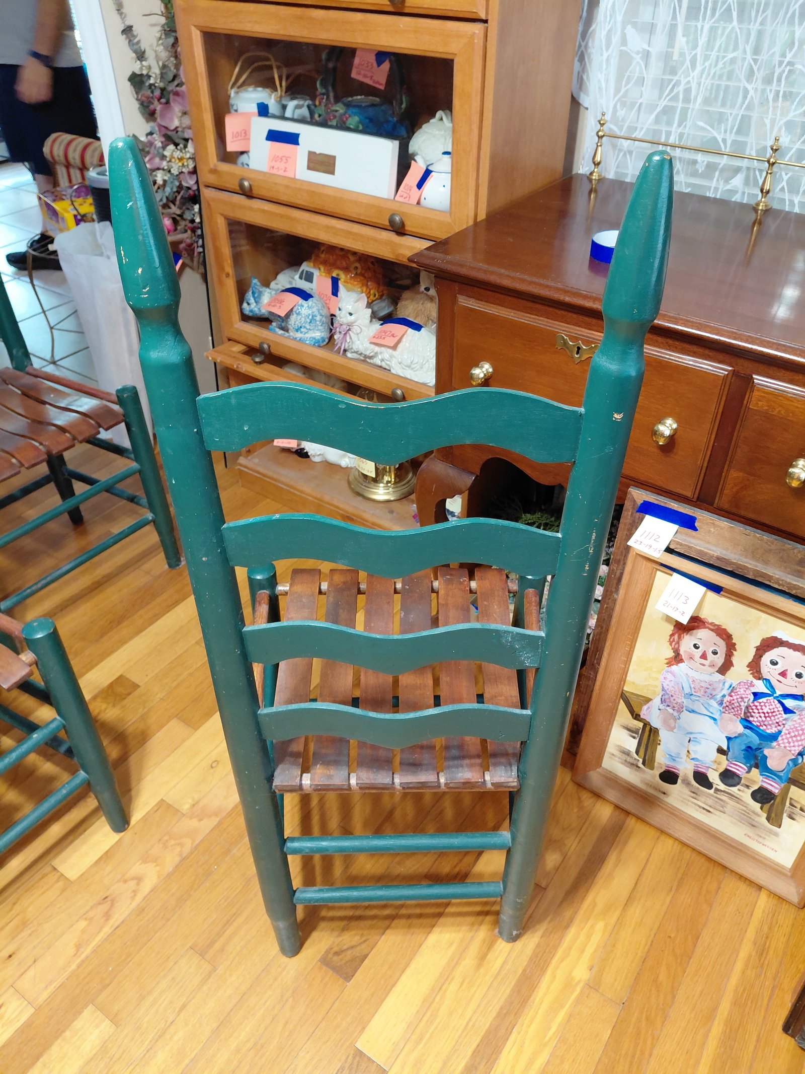 Lot of 4 Shaker Ladder Back Chairs / Great shape - 7