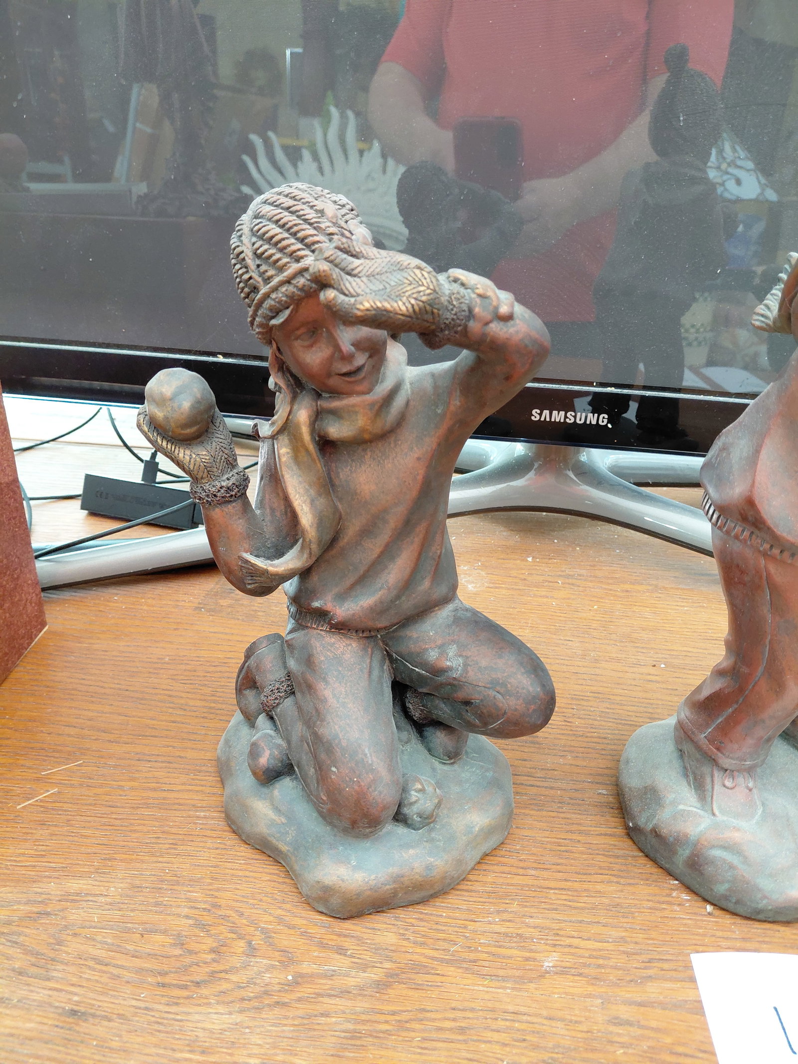 Lot of 3 Resin Children statues - 5