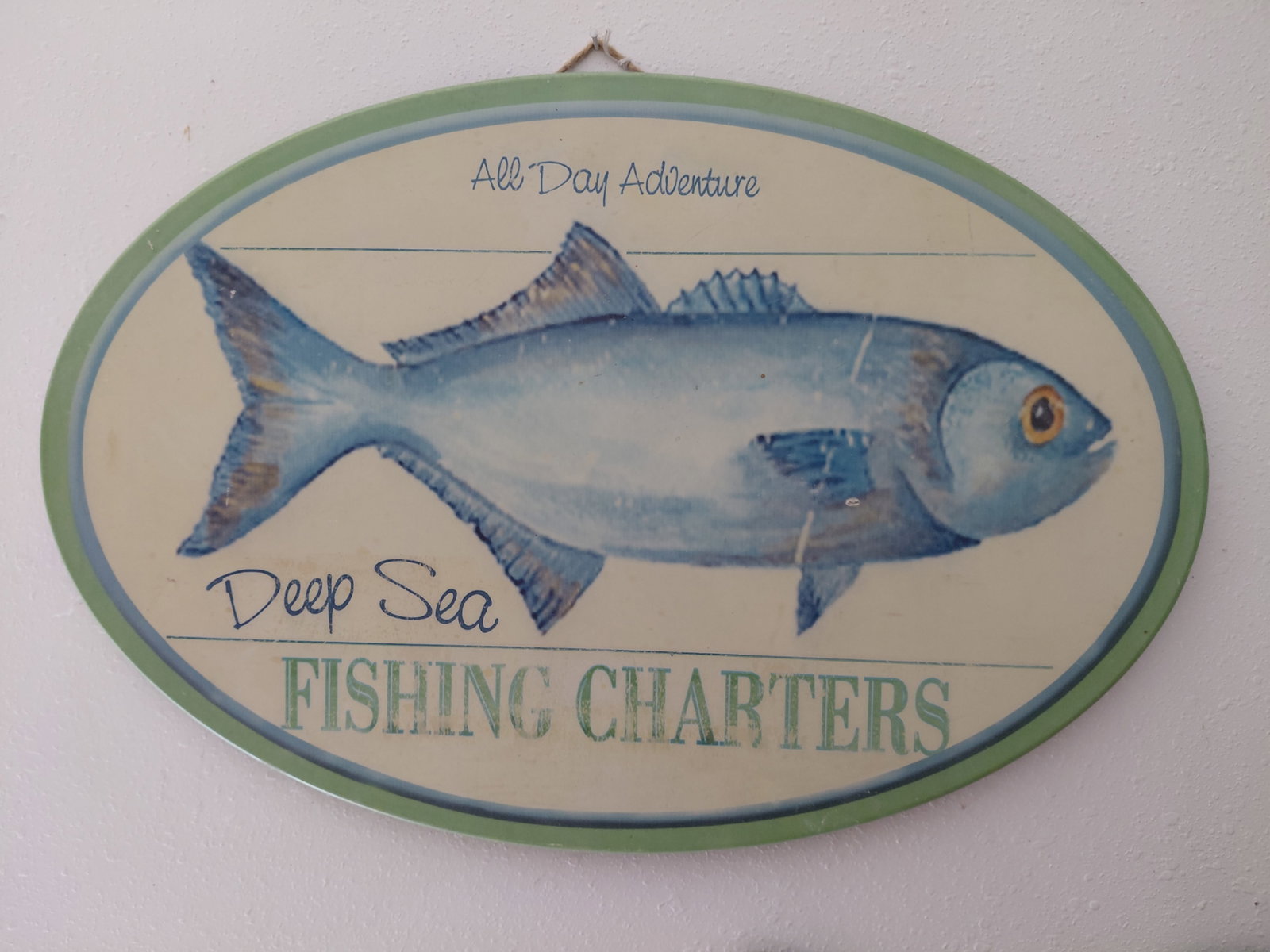 Lot Clock and Fish Wall Art - 4