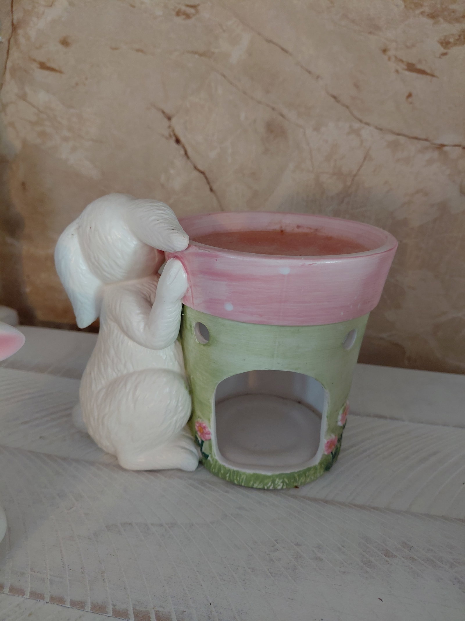 Lot of Bunnys Porcelain and a Scent Warmer - 3