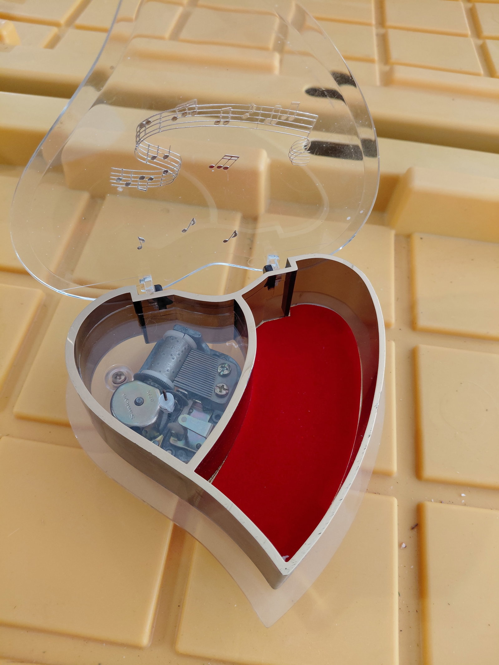 1970s Musical Heart Shape Piano Jewelry Box / Works - 2