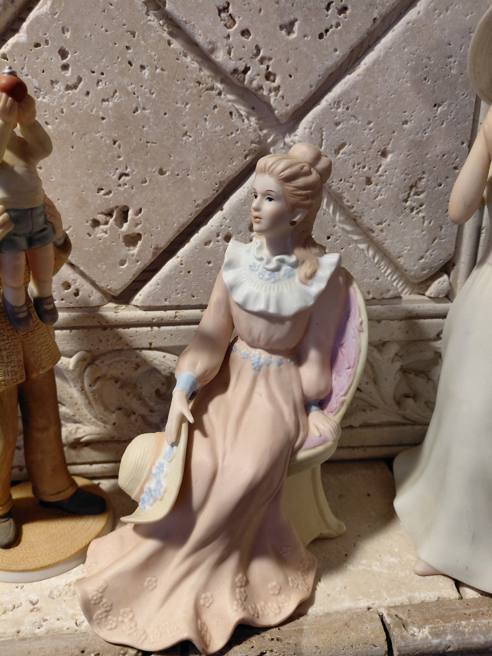 Lot of 4 Porcelain Figurines - 3