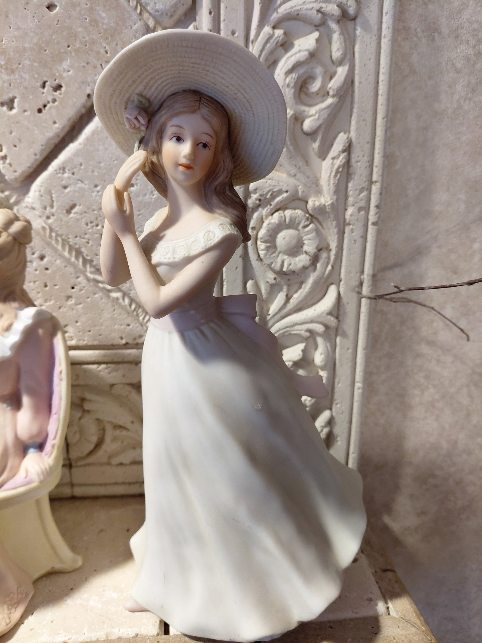 Lot of 4 Porcelain Figurines - 4
