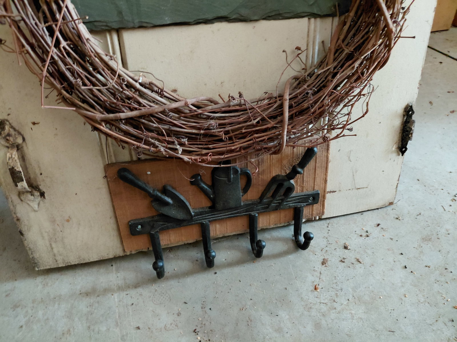 Repurposed Wood Door / Country Farnhouse Garden sign coat rack - 4
