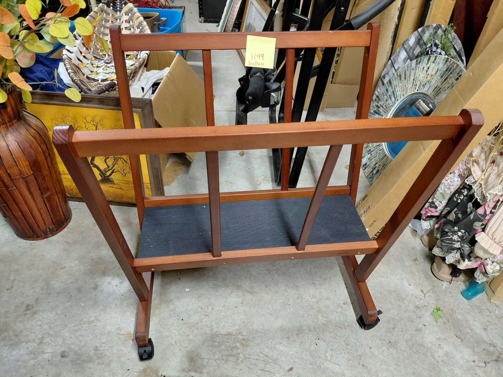 Meeden Wood Print Rack with Castors / matcheds lot 1148 - 2