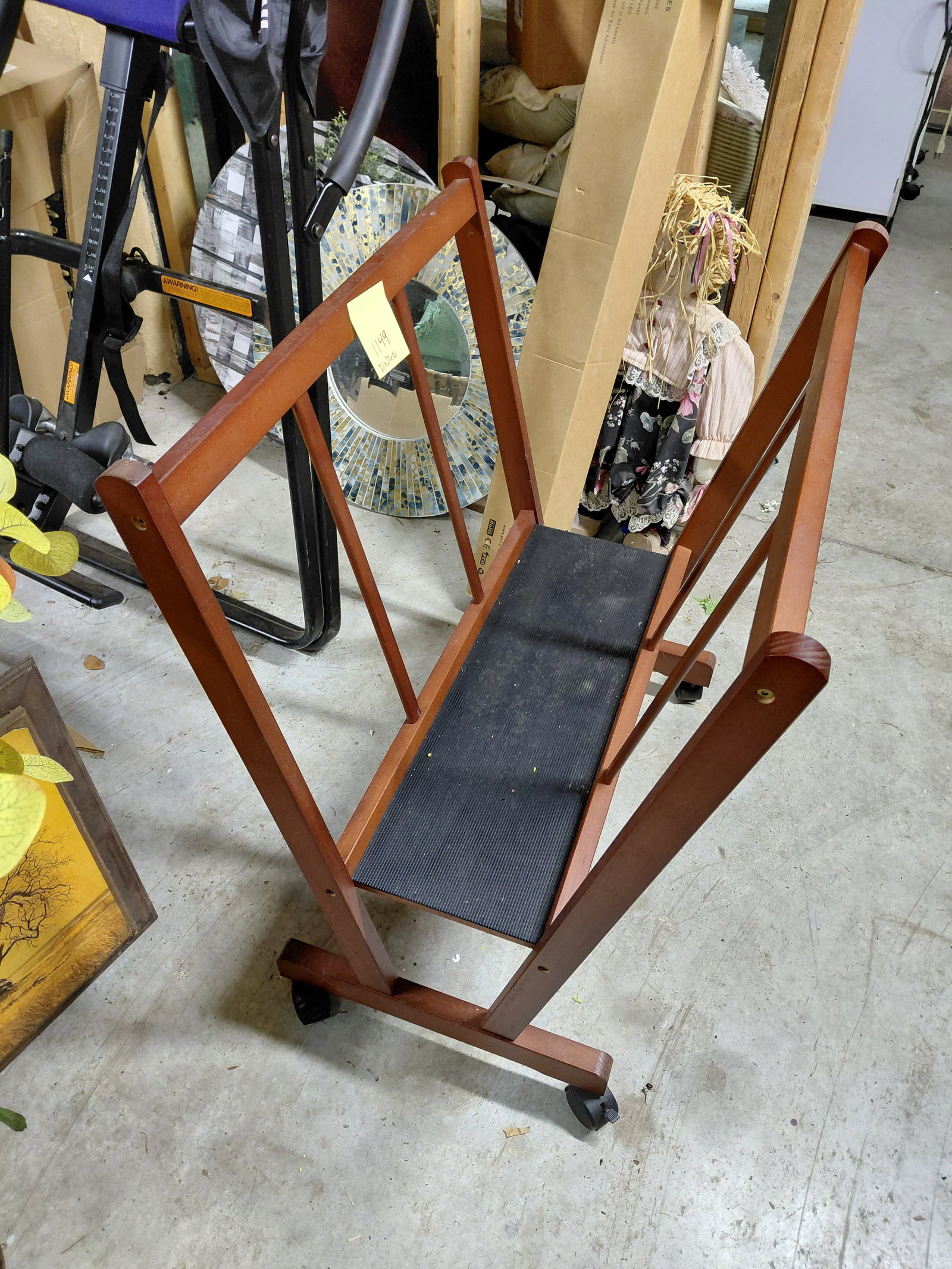 Meeden Wood Print Rack with Castors / matcheds lot 1148 - 4