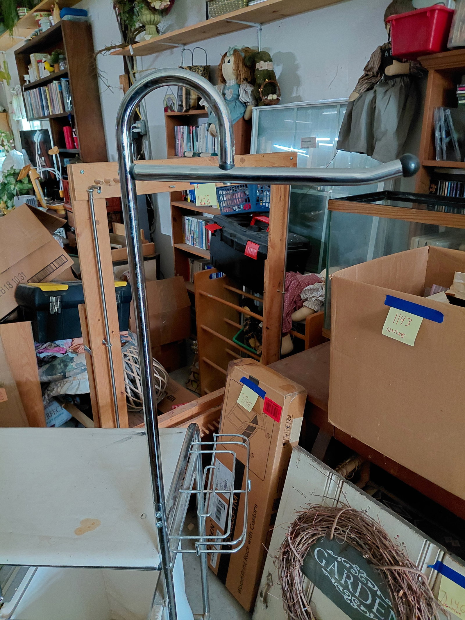 Laundry Cart / Bin / needs good cleaning - 5