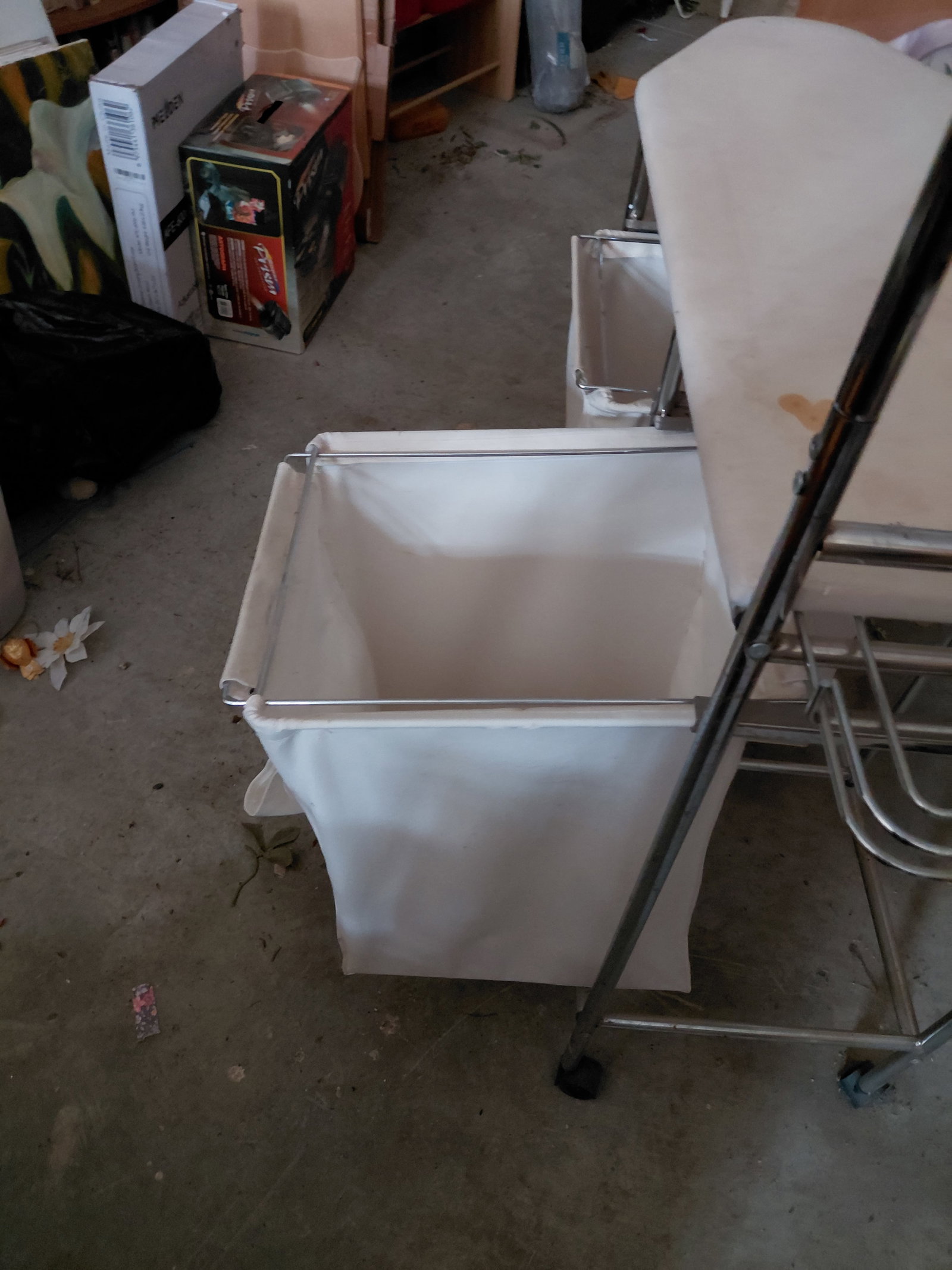 Laundry Cart / Bin / needs good cleaning - 7