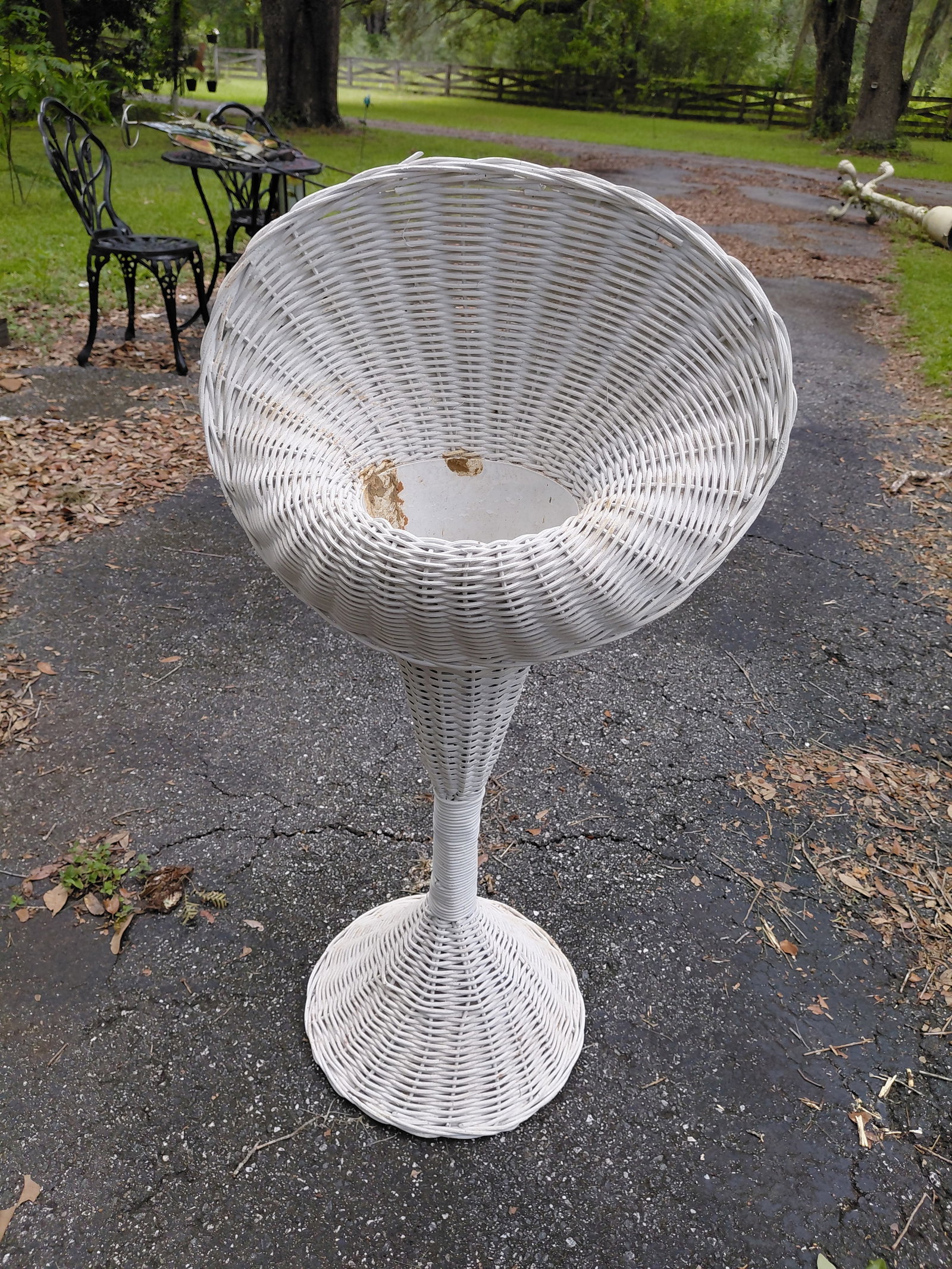Vintage Wicker Flower Stand (1 of 6)