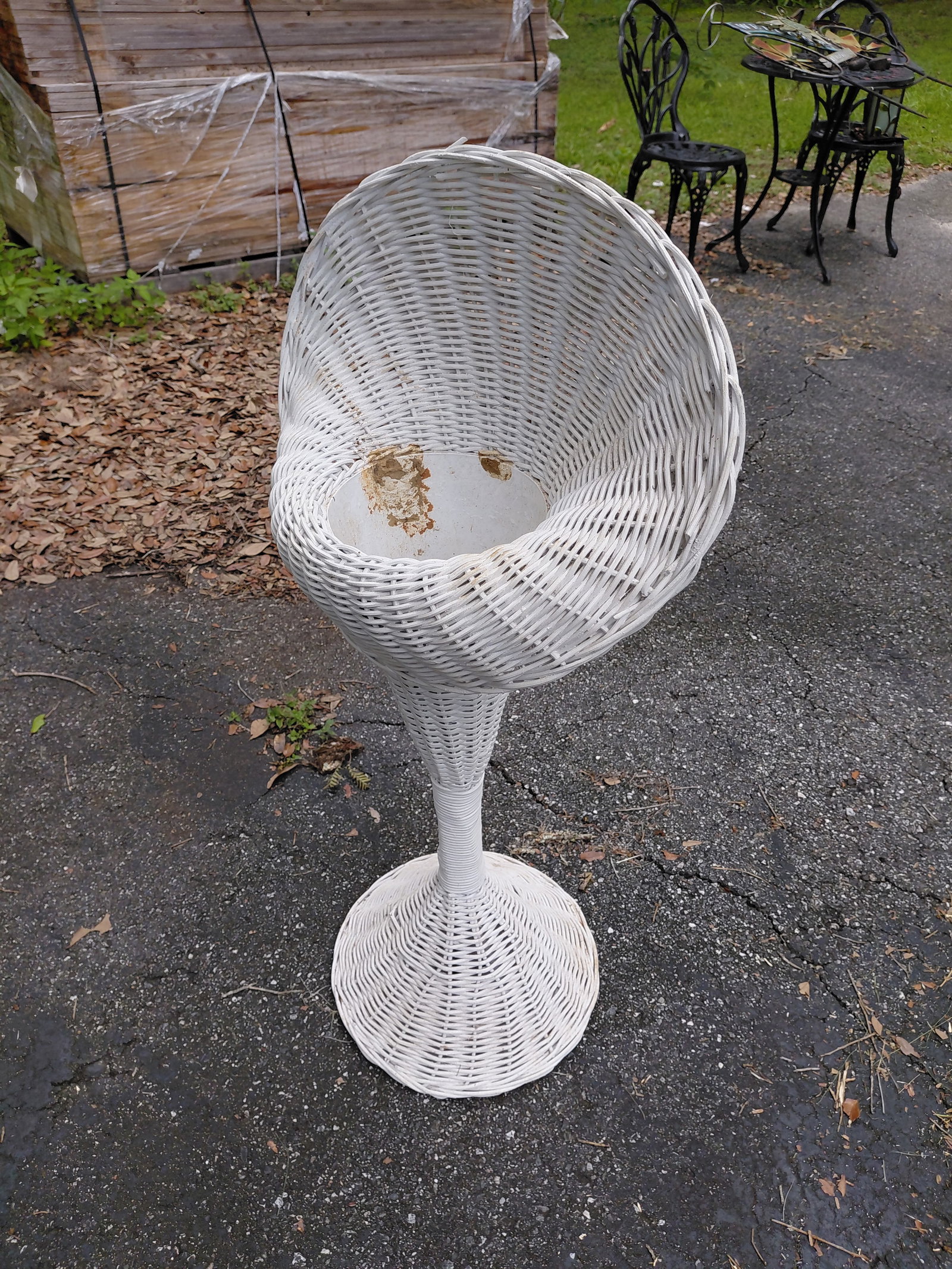 Vintage Wicker Flower Stand - 3