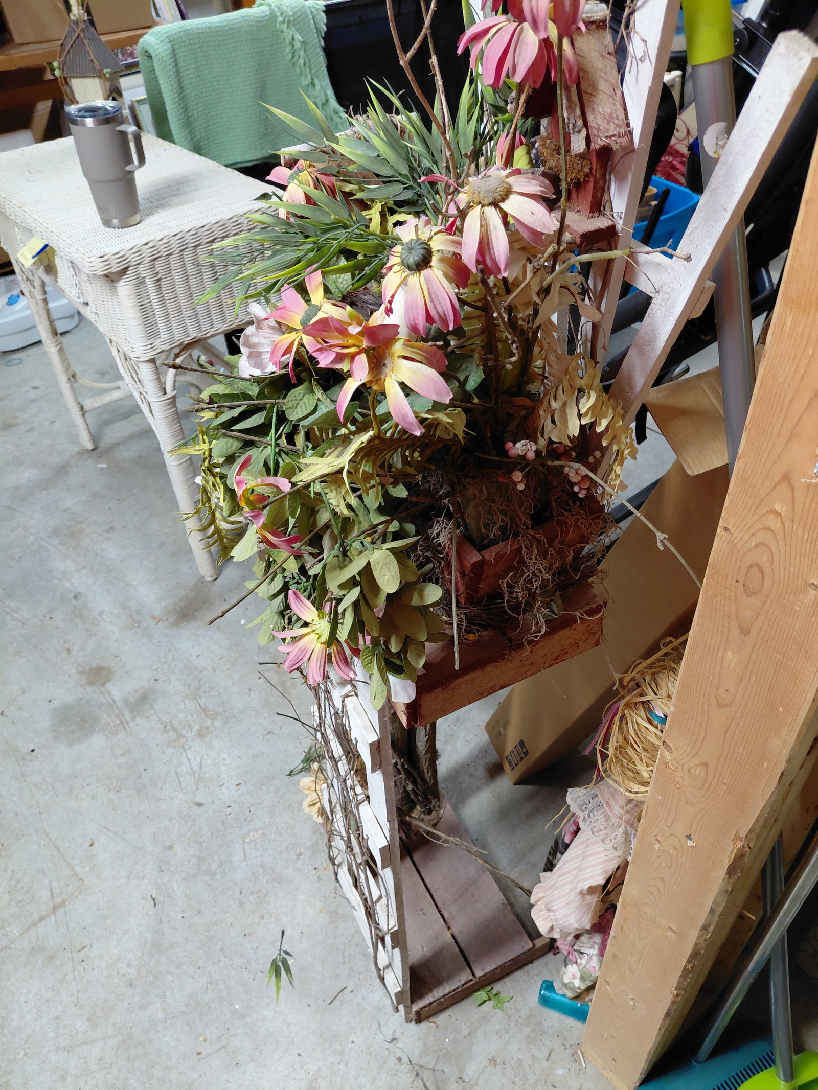 Tall Country Farmhouse Birdhouse Stand - 7