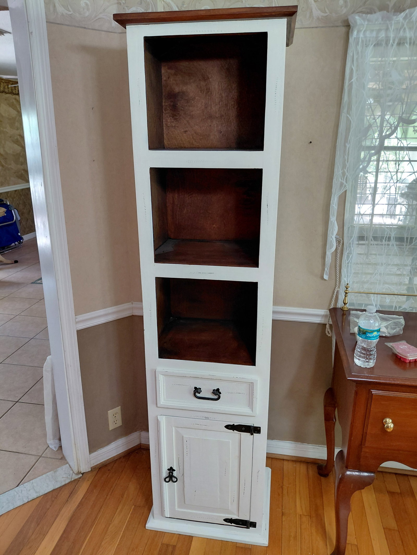 Tall Country Farmhouse Bookshelf Cabinet: Tall Country Farmhouse Bookshelf Cabinet
