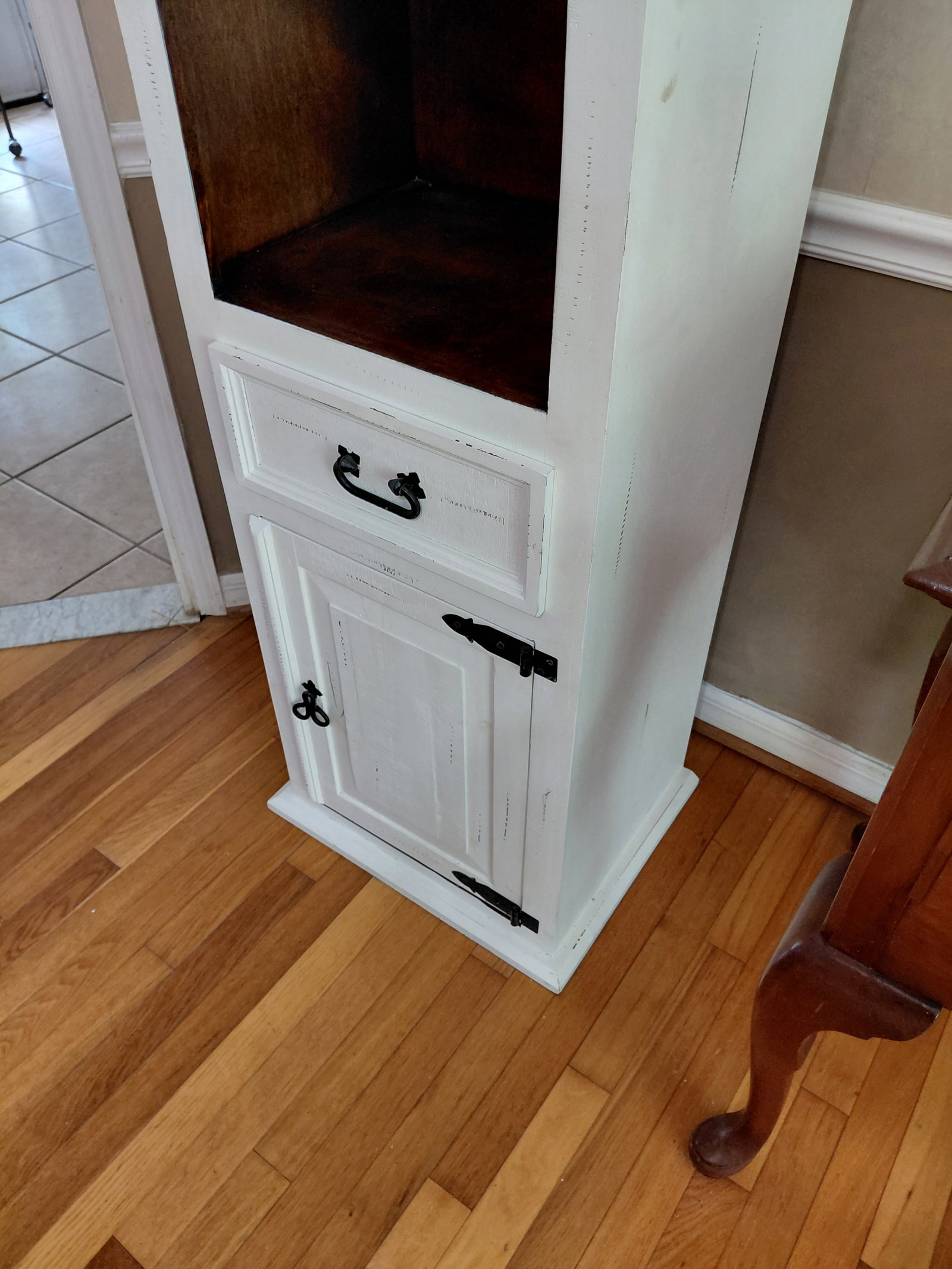 Tall Country Farmhouse Bookshelf Cabinet - 4