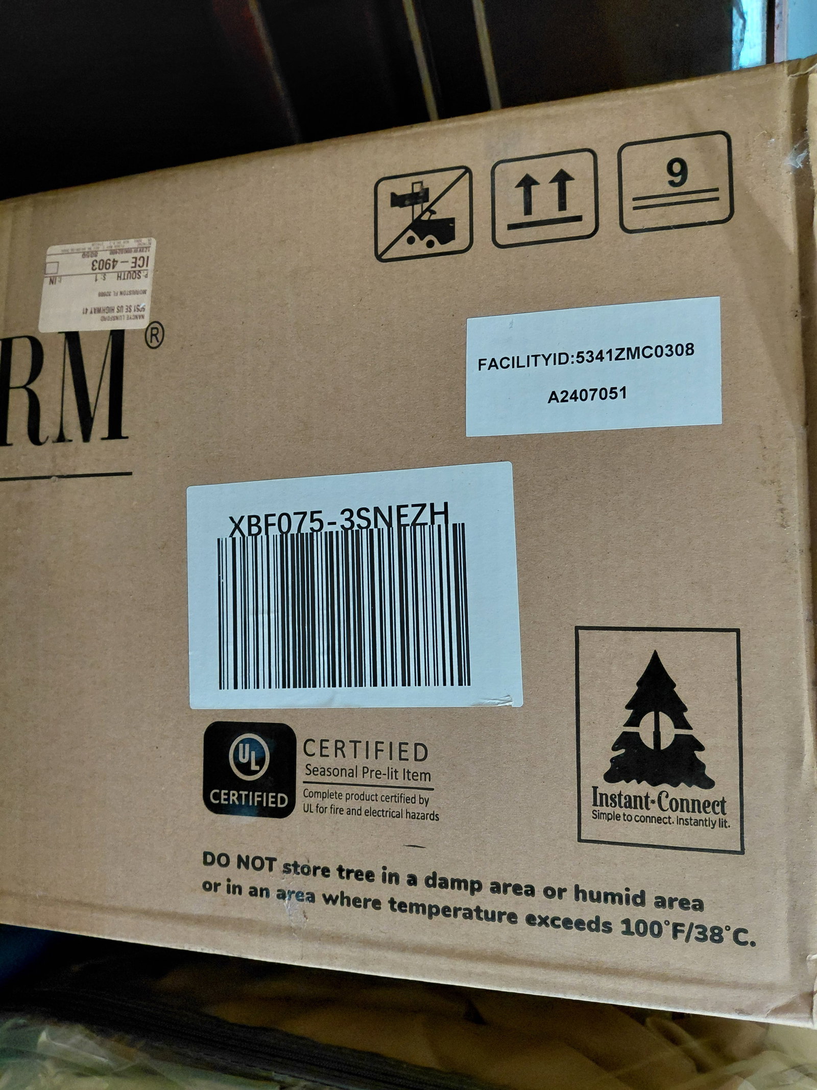 NEW in Box Fraser Hill Farm 7.5 ft Buffalo Fir Christmas Tree with Smart Lights - 2