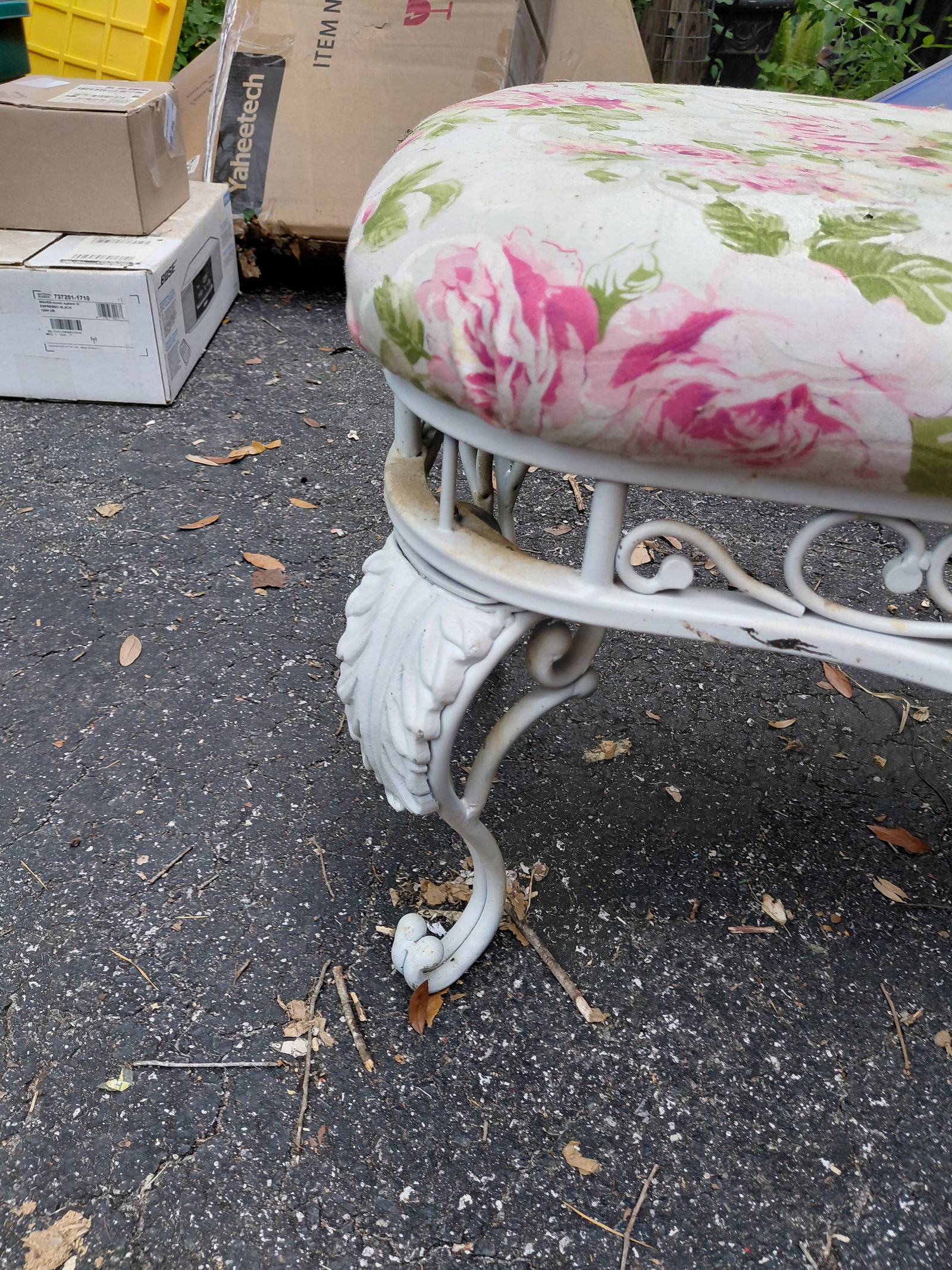 Beautiful Ornate Iron Bench - 4