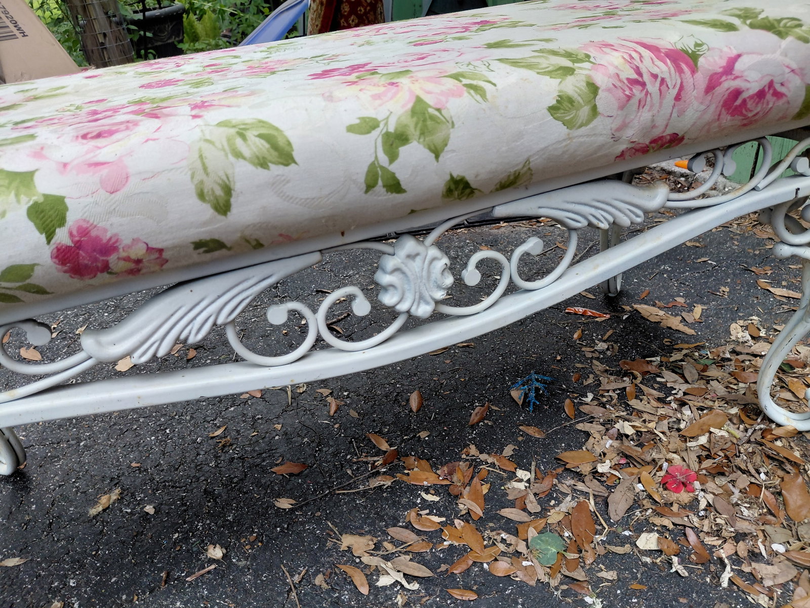Beautiful Ornate Iron Bench - 5