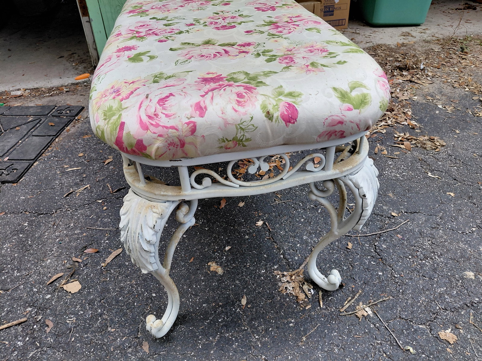 Beautiful Ornate Iron Bench - 6