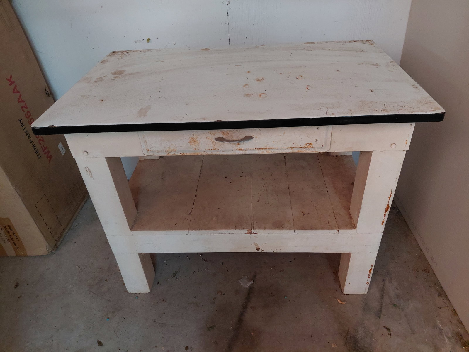 Beautiful Enamel Top Metal Kitchen Table / Some wear as seen (1 of 7)