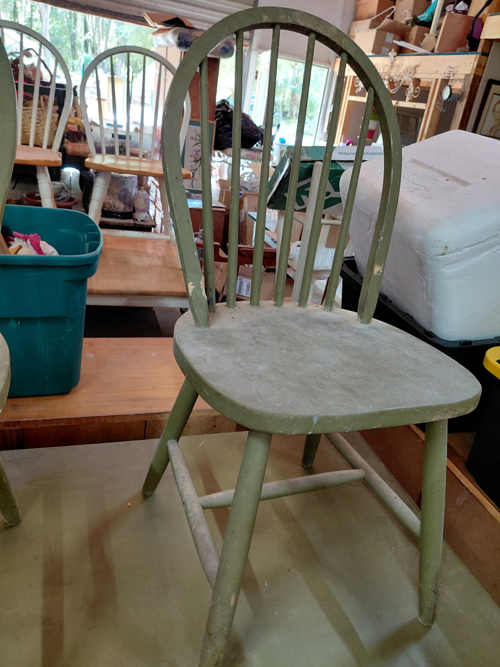 Country Farmhouse Table with 2 pairs of matching Chairs / needs a good cleaning - 5