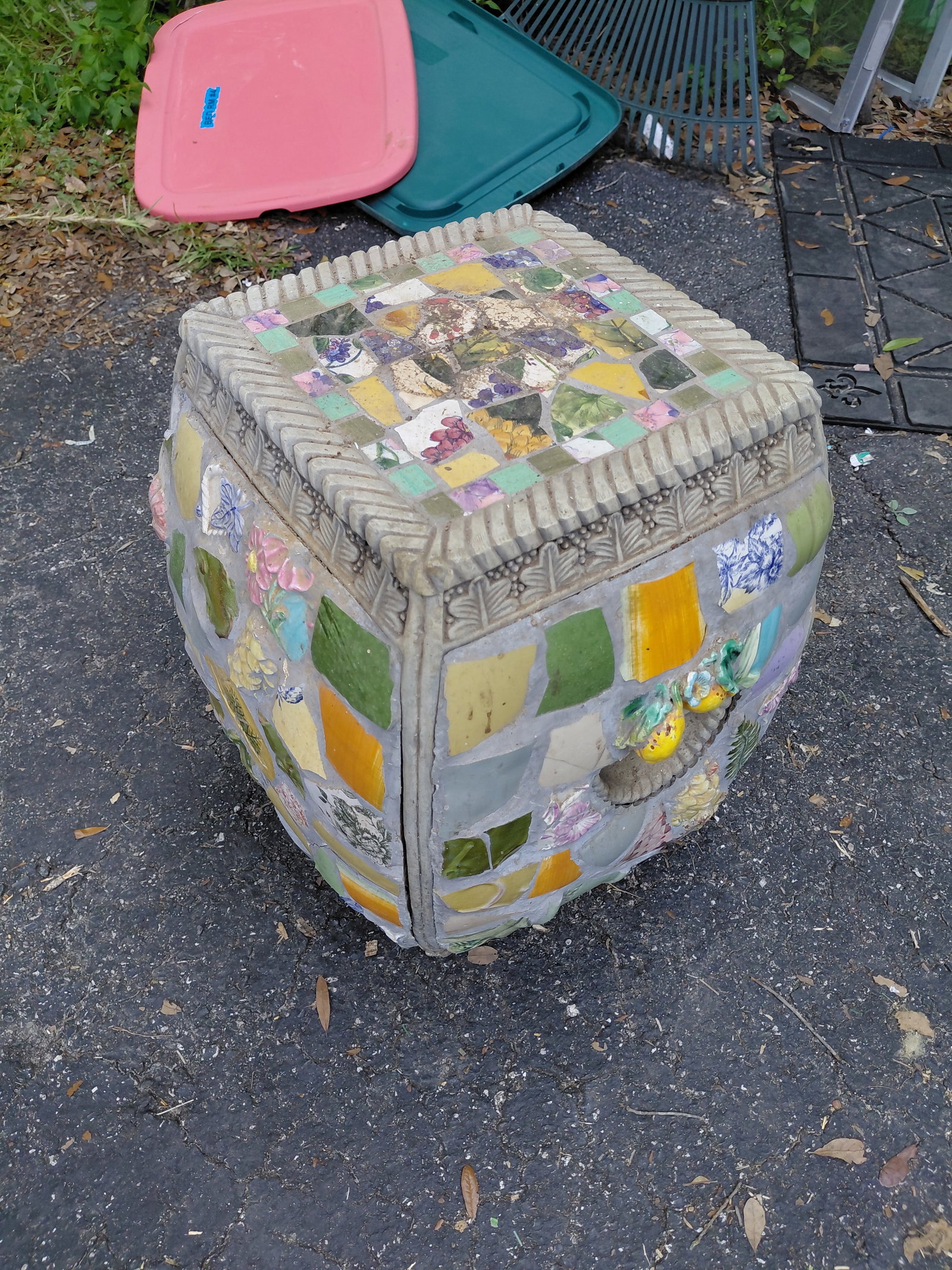 Unique Resin Garden Stand / some seem seperation as seen - 3