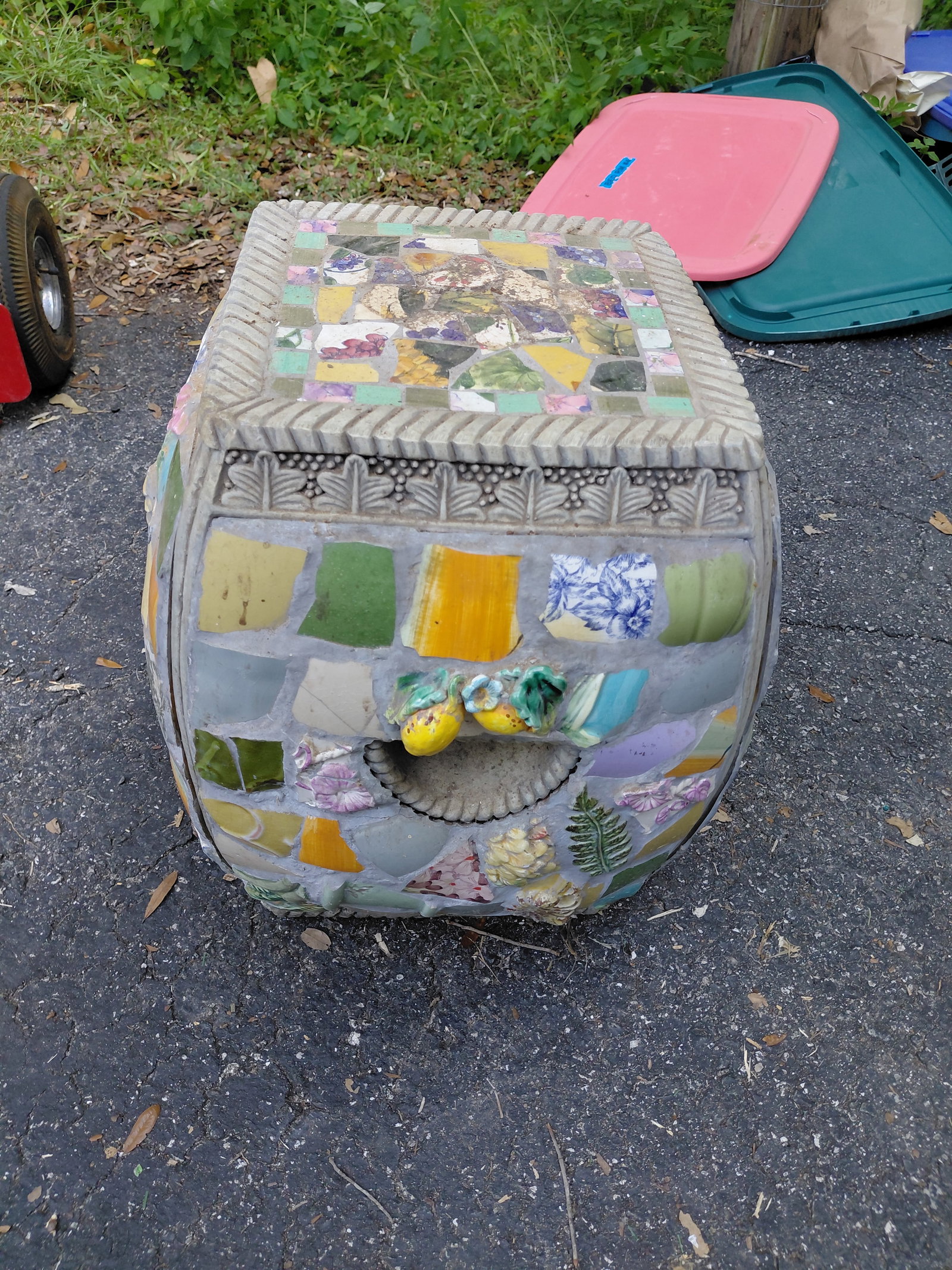 Unique Resin Garden Stand / some seem seperation as seen - 4