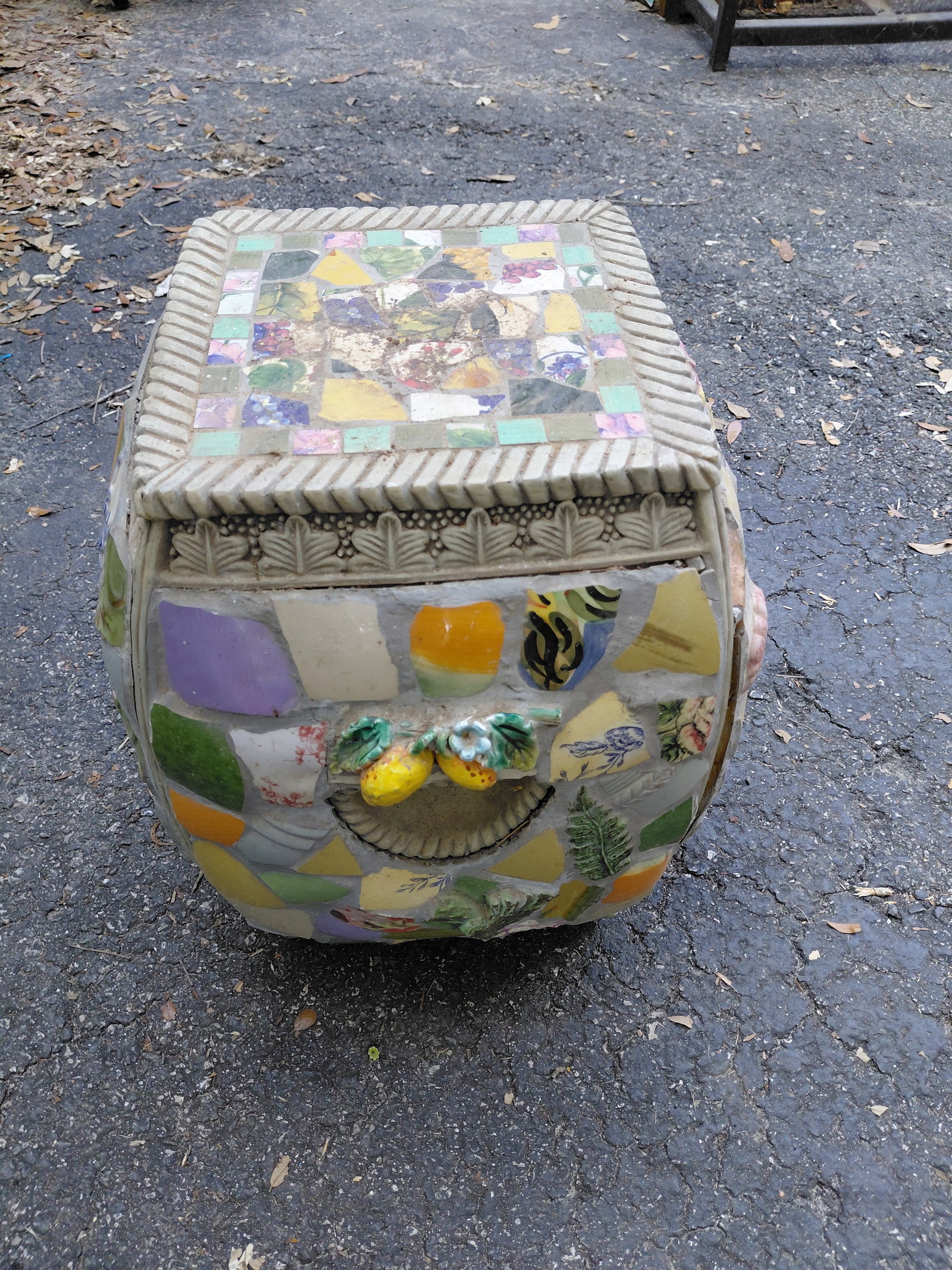 Unique Resin Garden Stand / some seem seperation as seen - 6